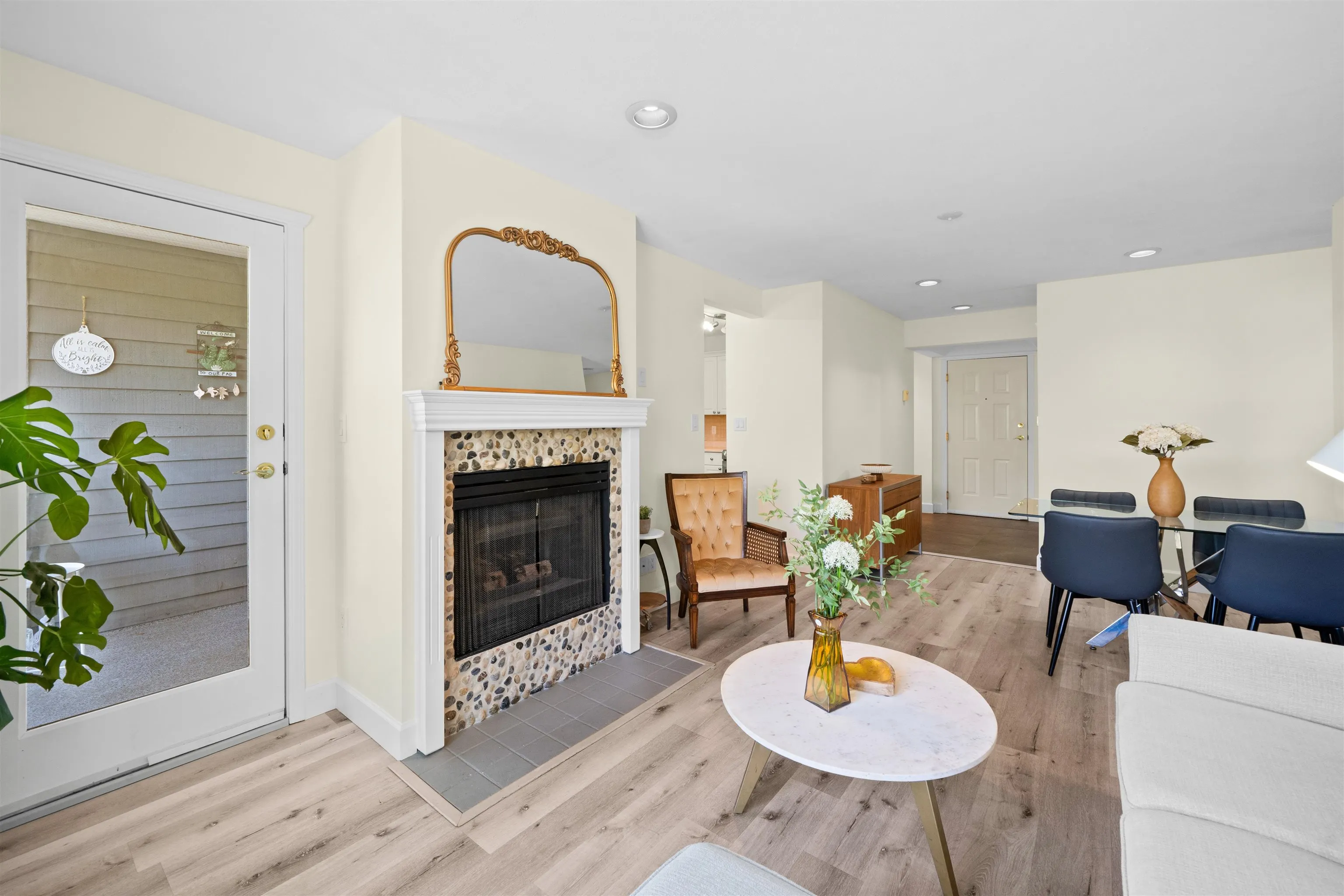 1528 Bowser Avenue