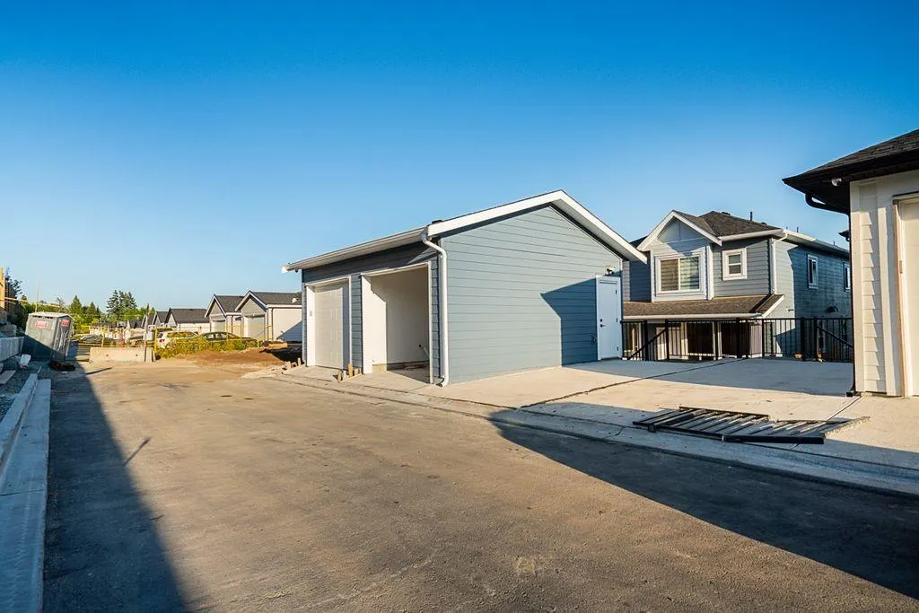 101 16693 16 Avenue