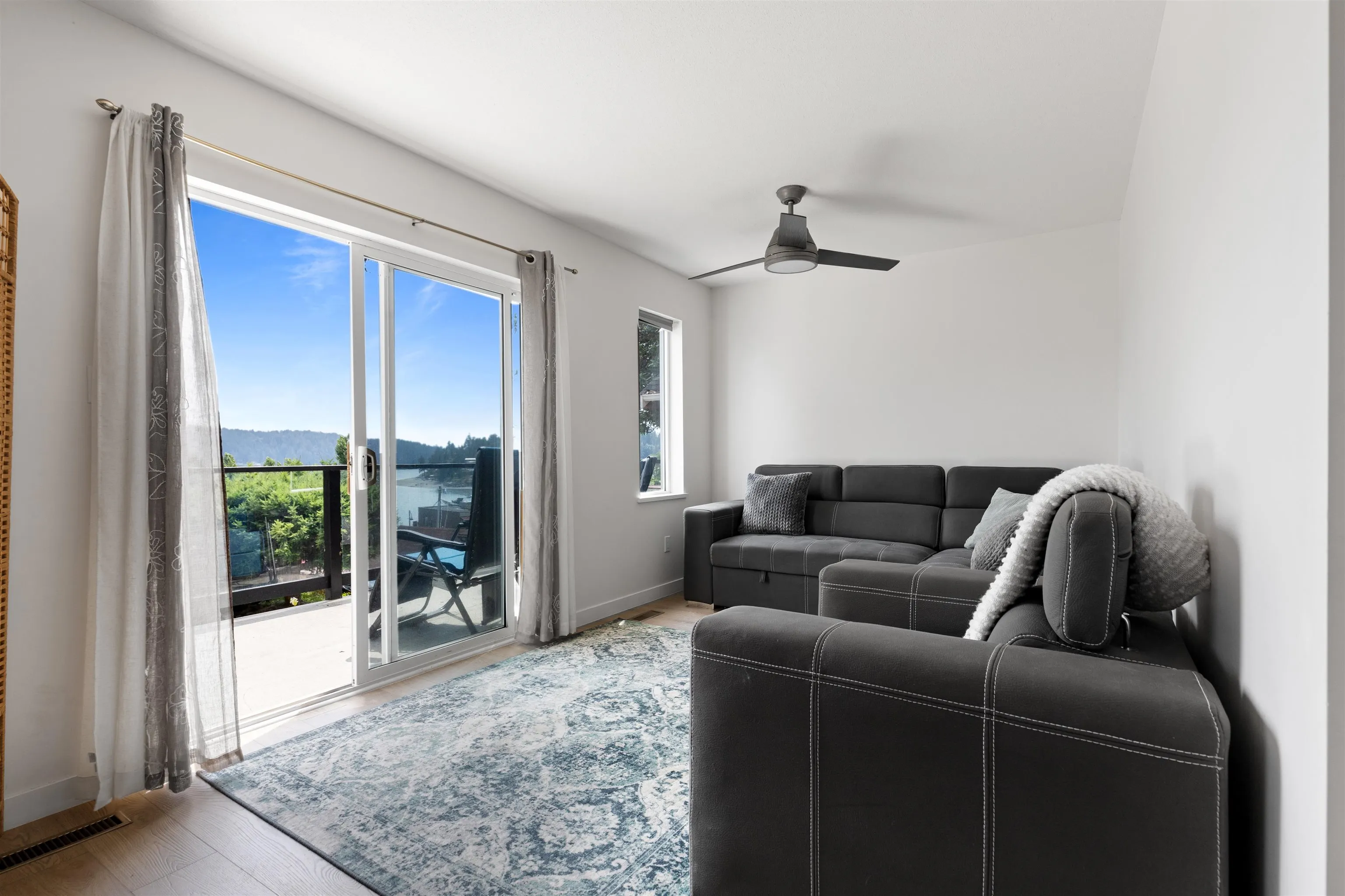 556 Seaview Road