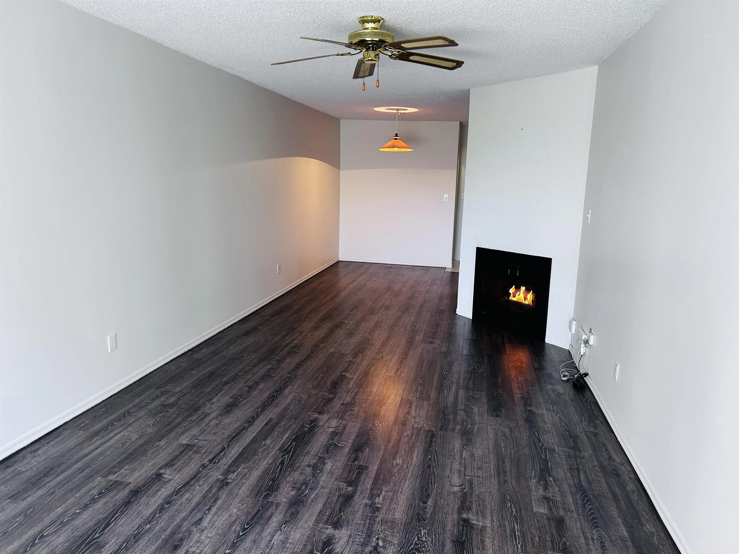 212 9151 No. 5 Road