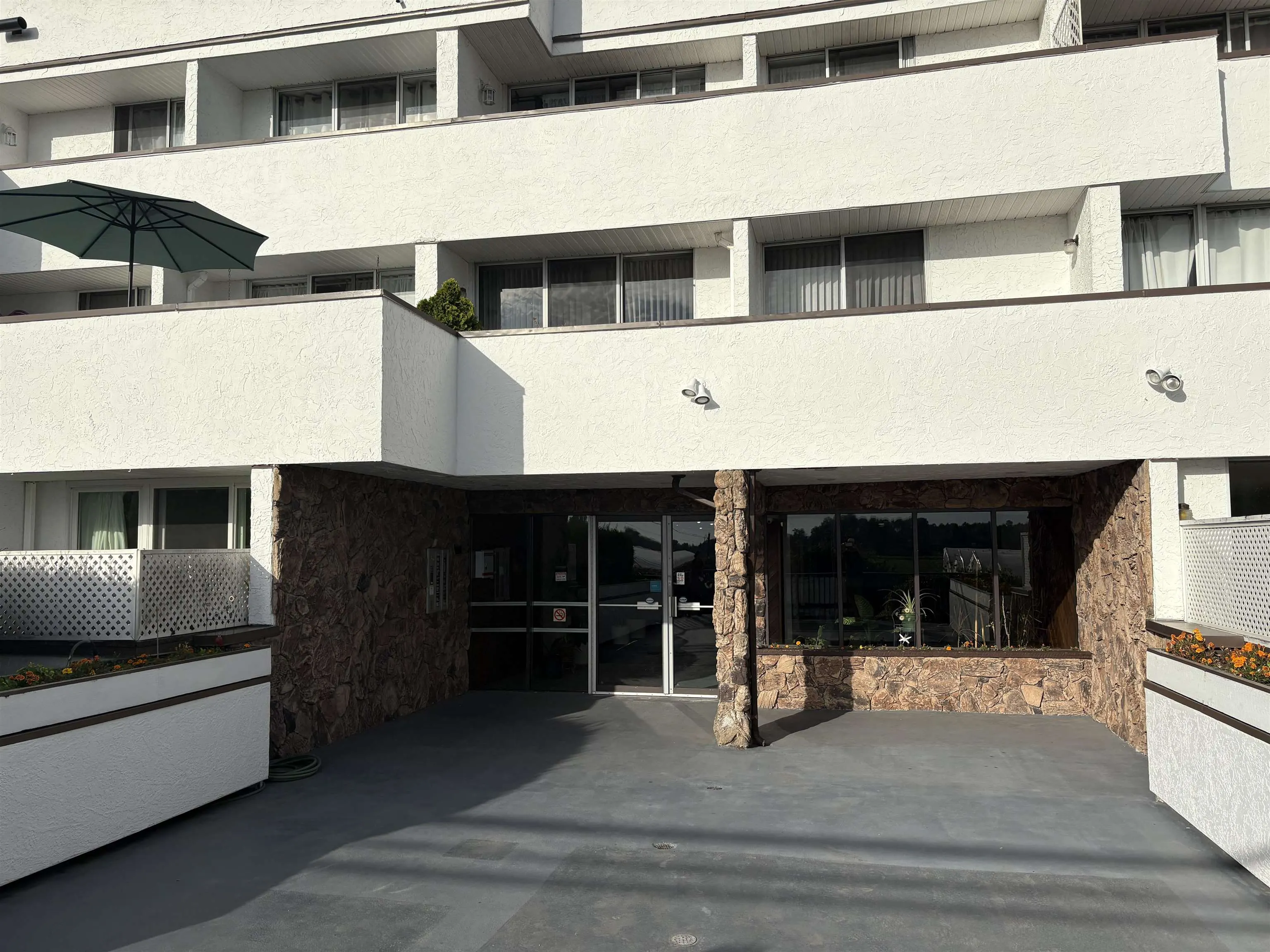 212 9151 No. 5 Road
