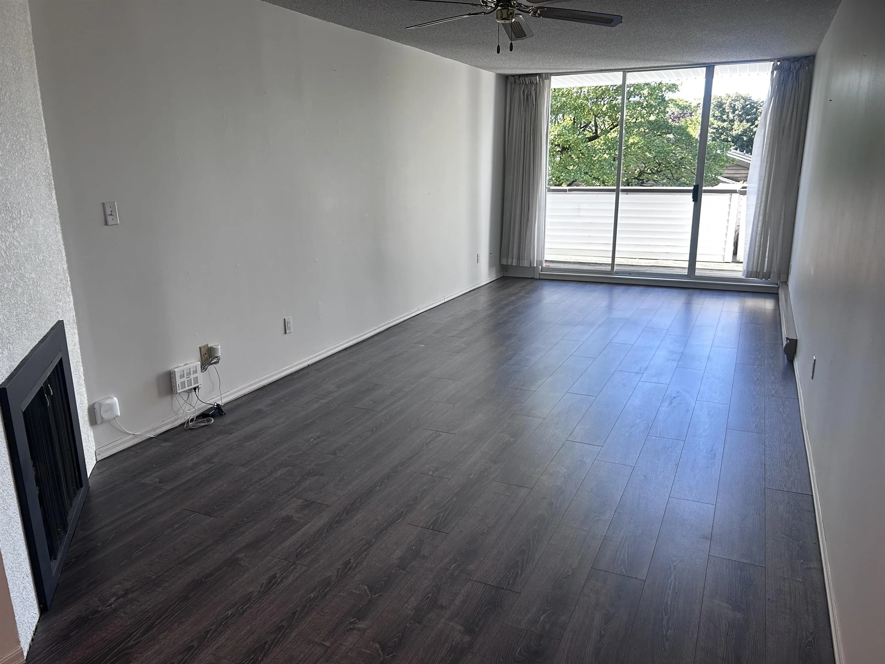 212 9151 No. 5 Road