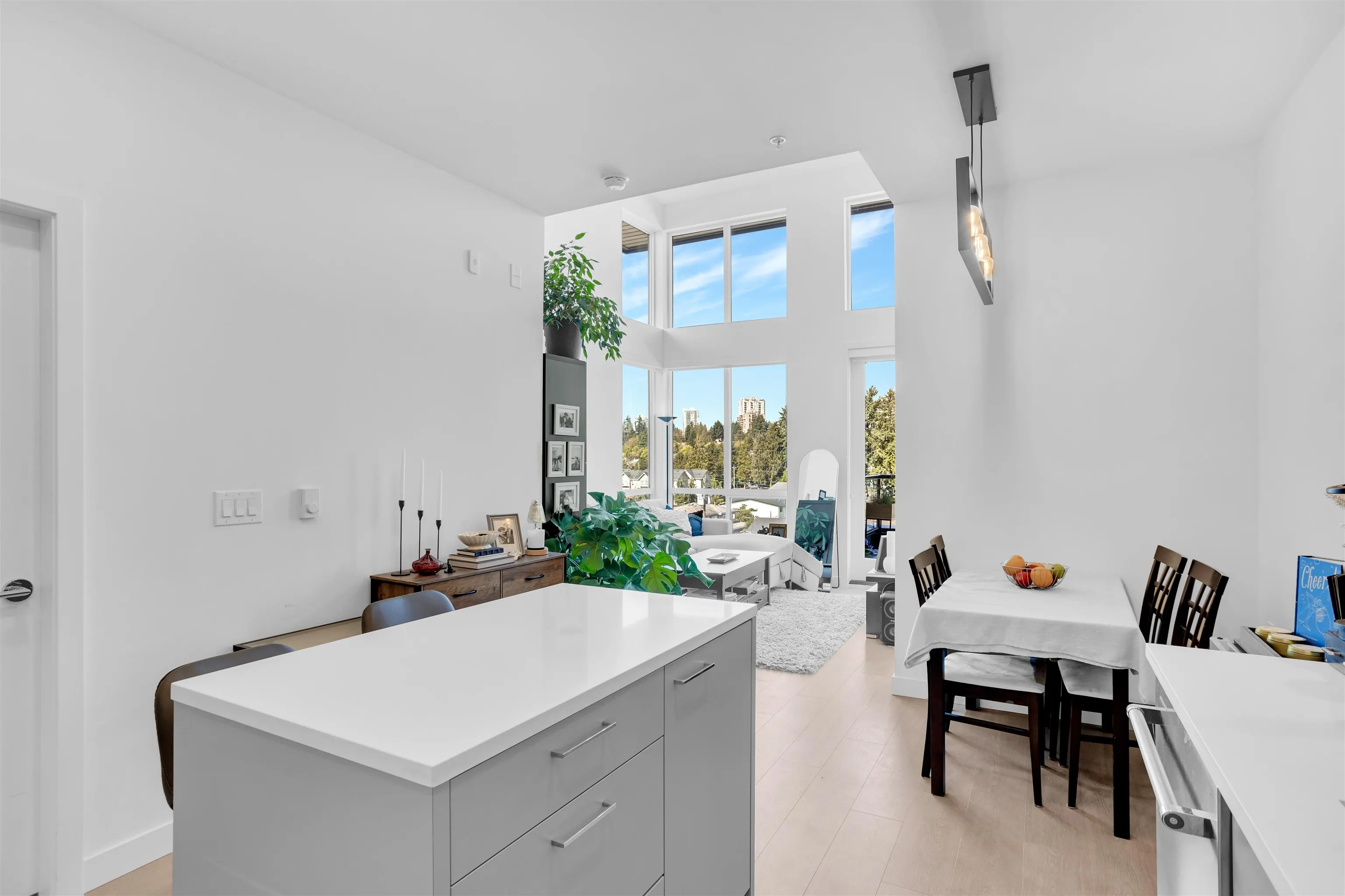 605 7588 16th Street
