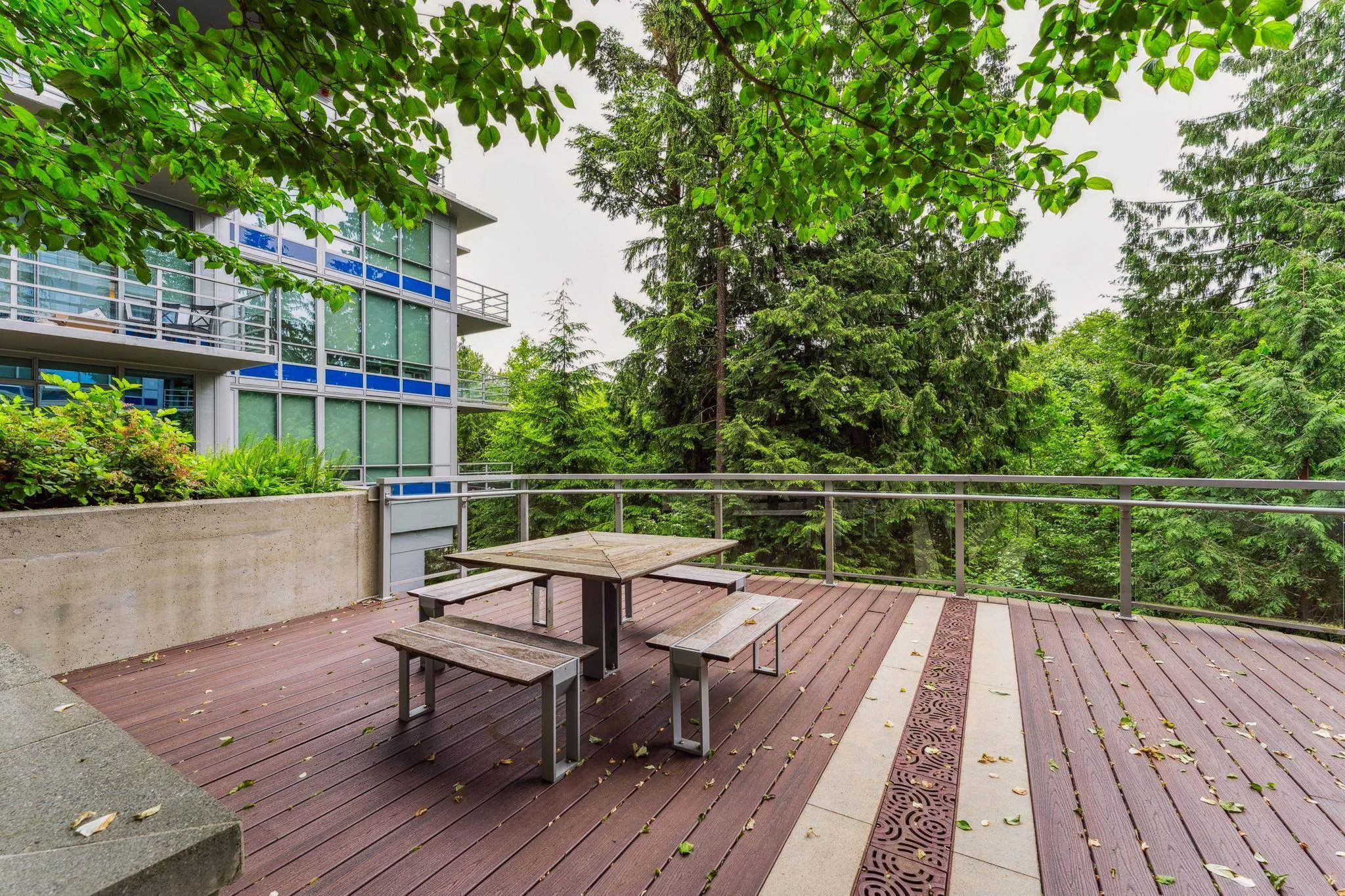 002 9060 University Crescent