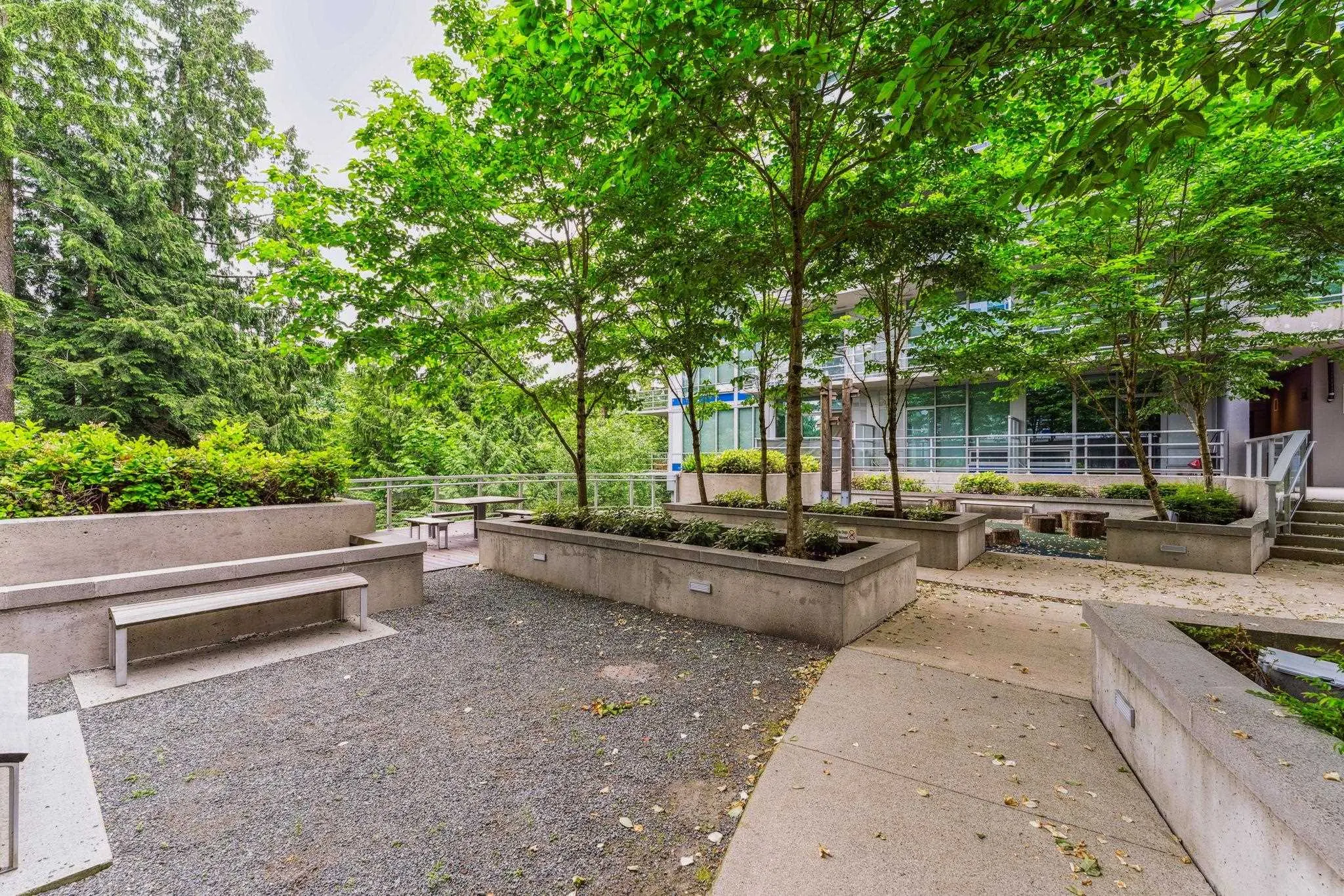002 9060 University Crescent