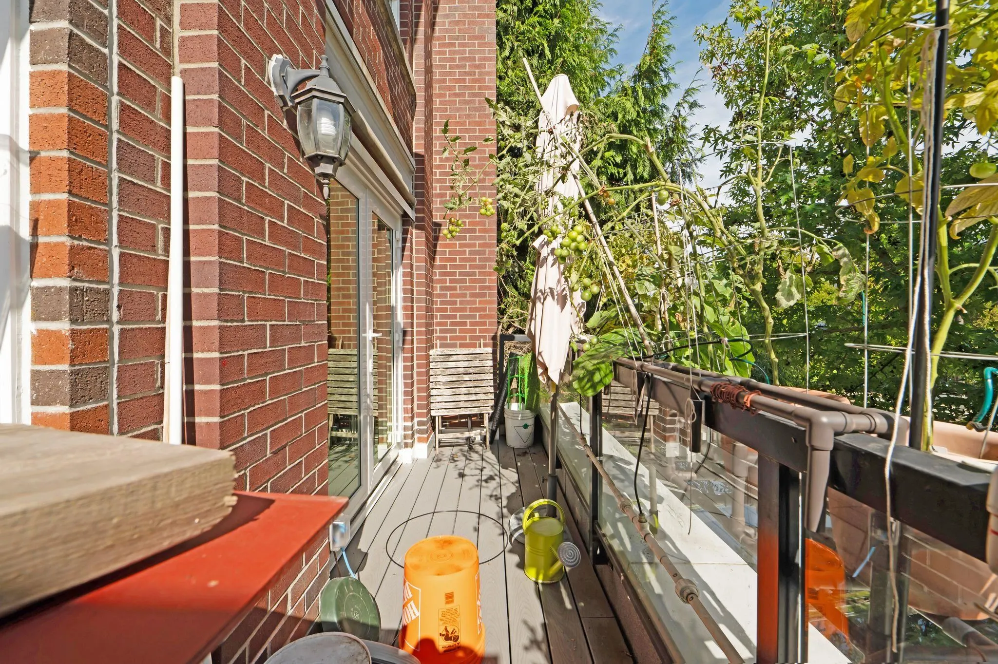 201 75 N Renfrew Street