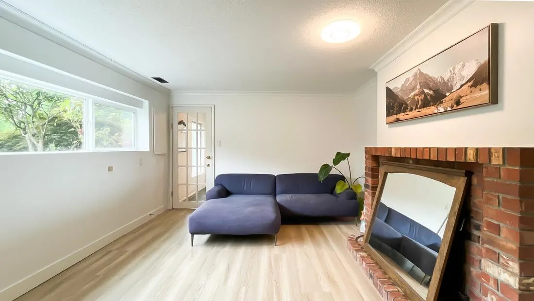 316 W Queens Road
