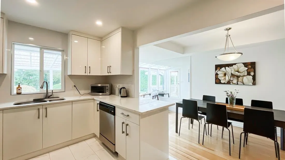 316 W Queens Road