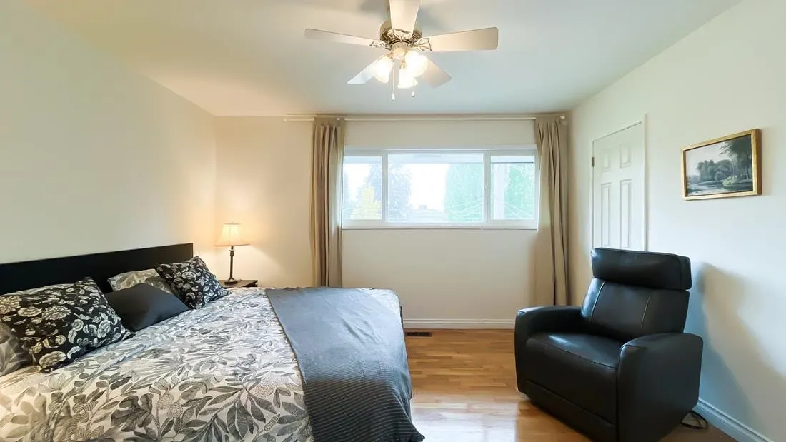 316 W Queens Road