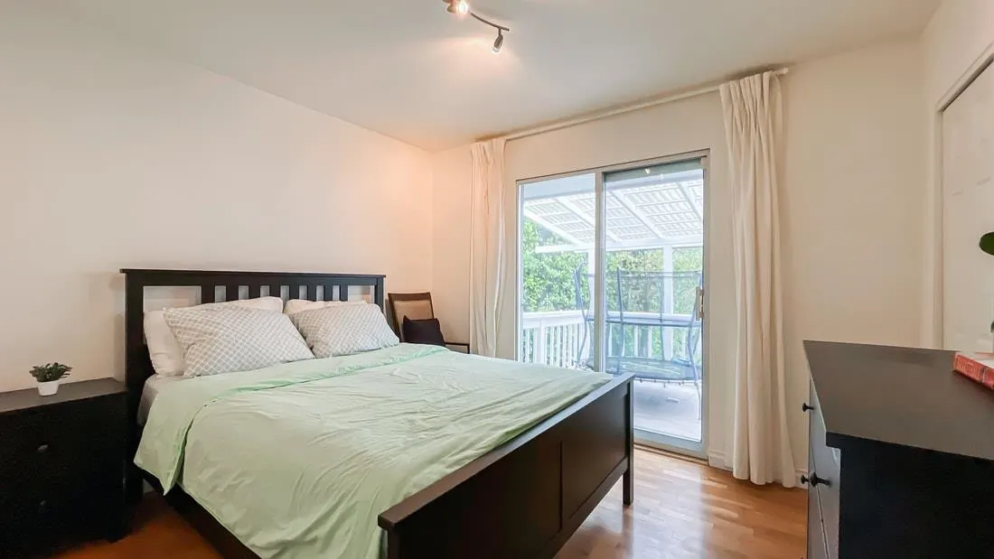 316 W Queens Road
