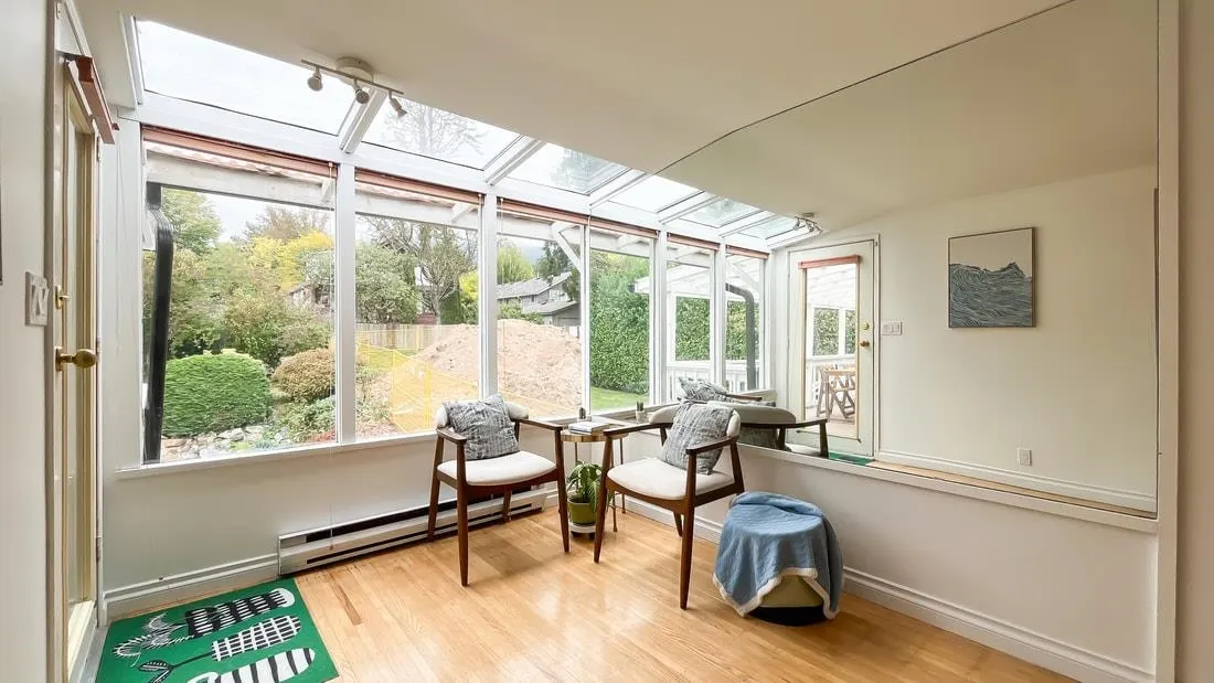 316 W Queens Road