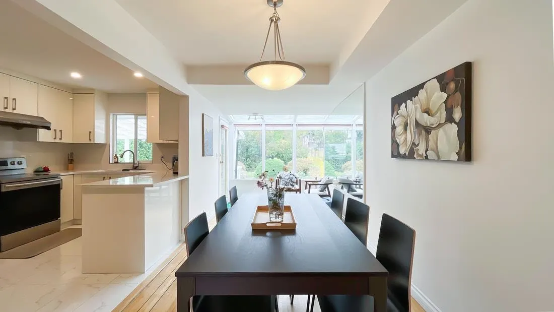 316 W Queens Road