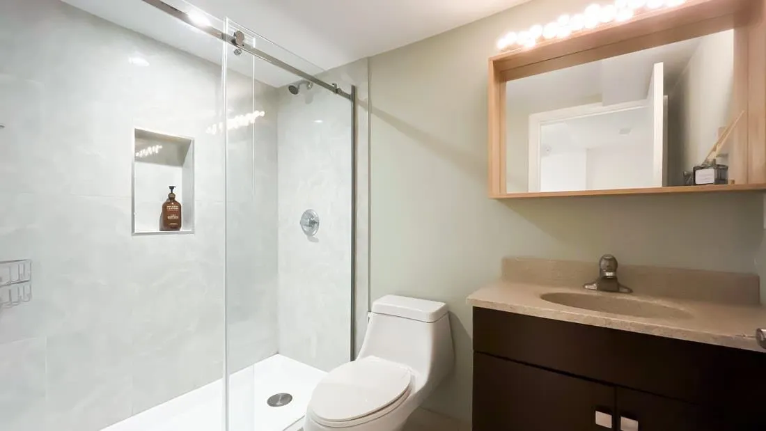 316 W Queens Road