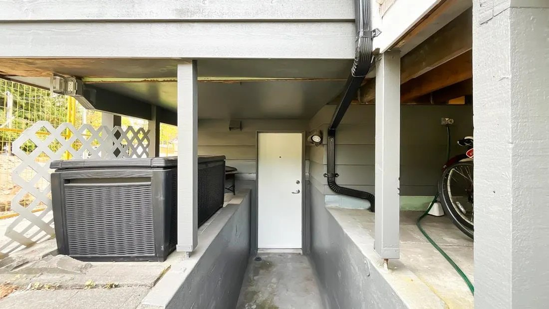 316 W Queens Road