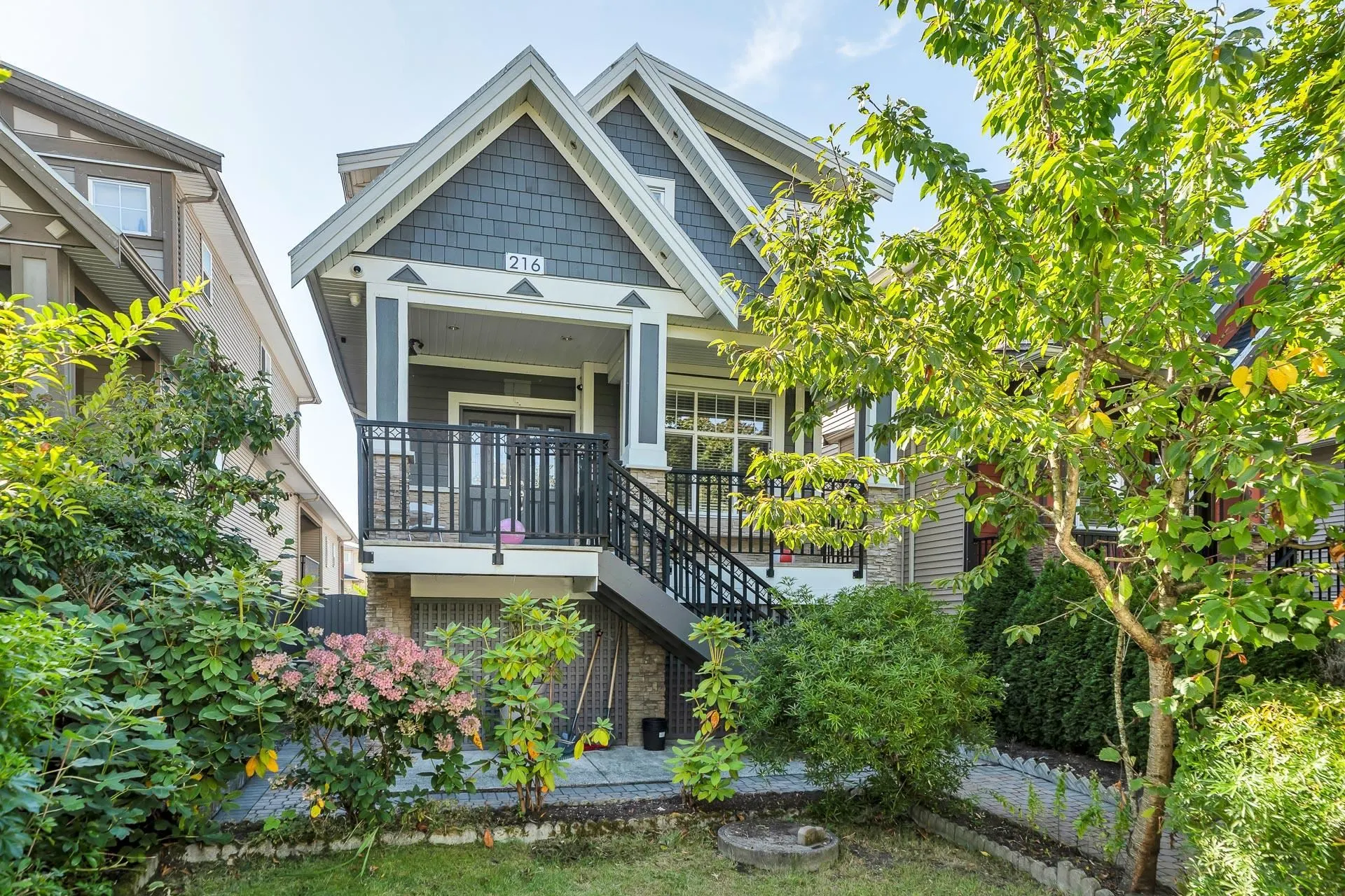 216 Hume Street