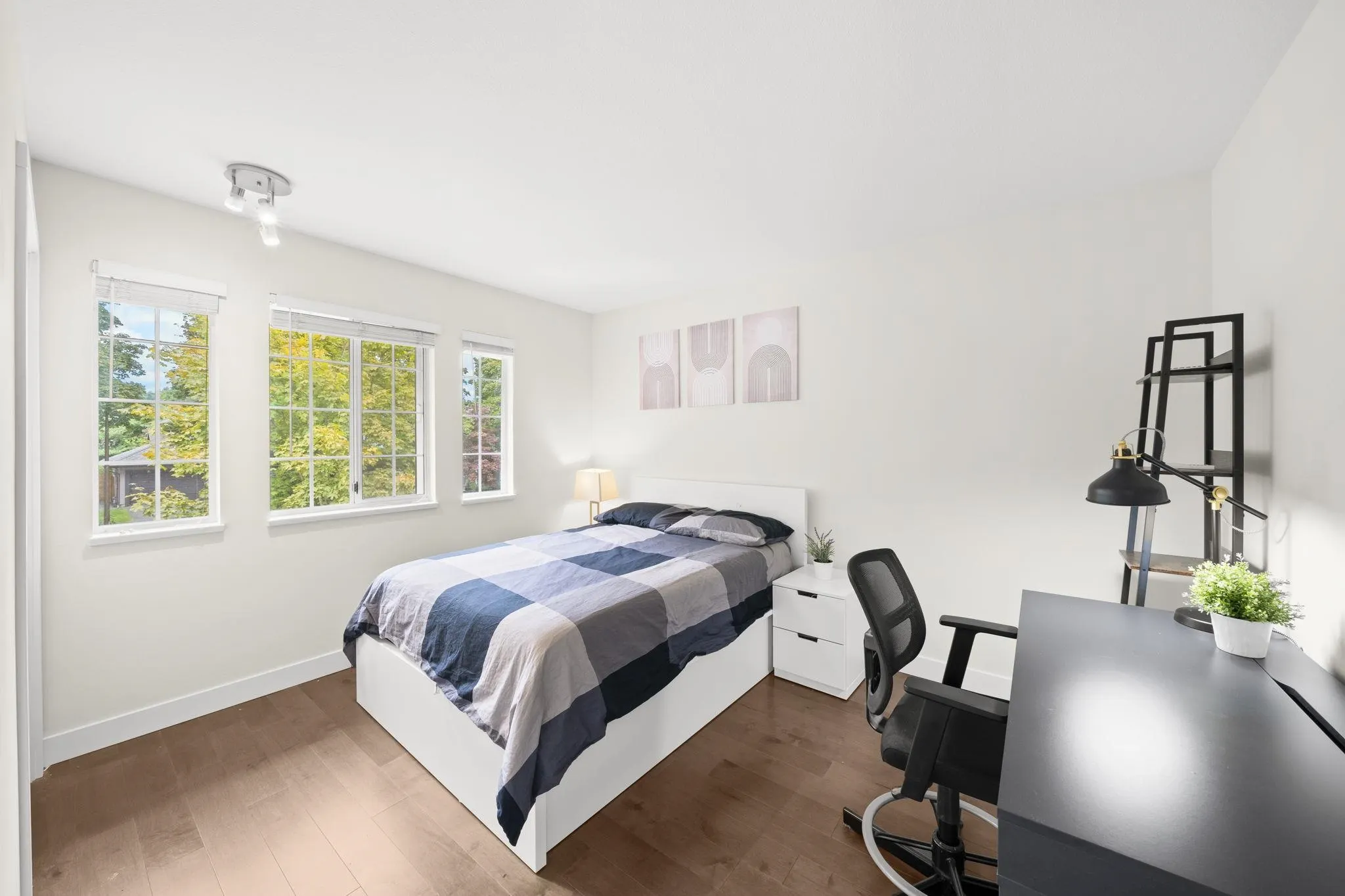 860 Ruckle Court