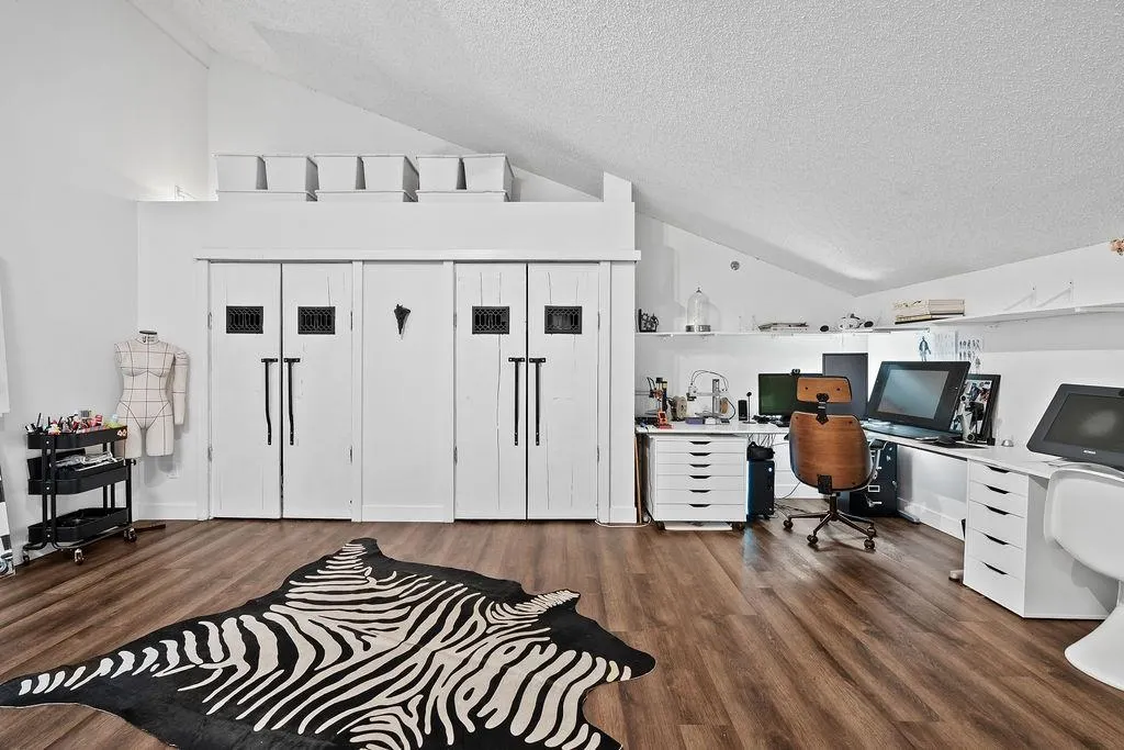 310 1549 Kitchener Street