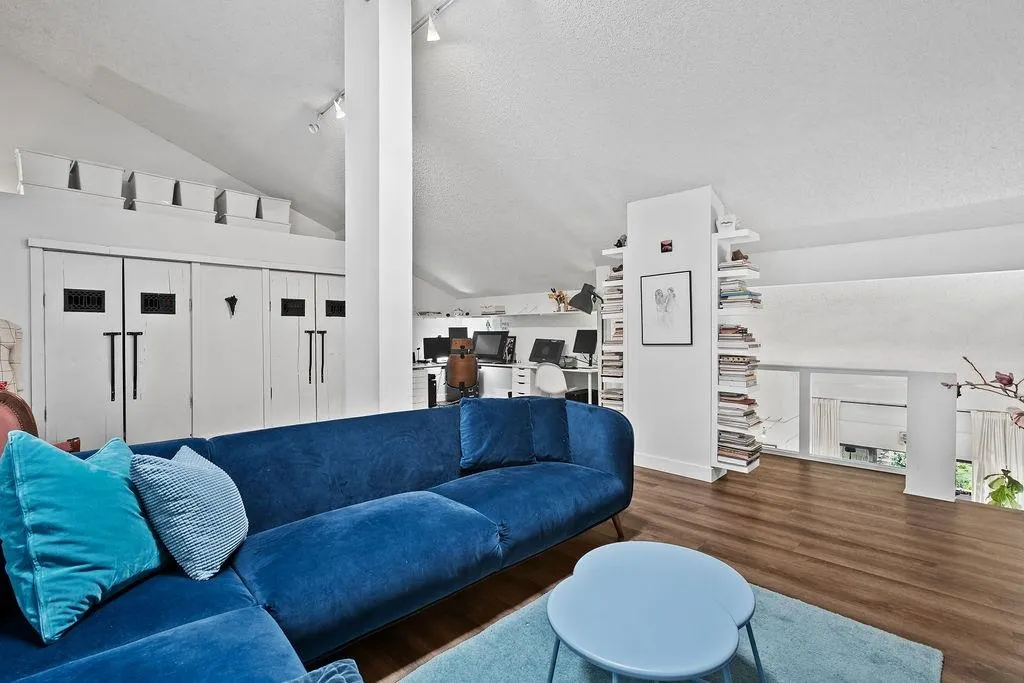310 1549 Kitchener Street