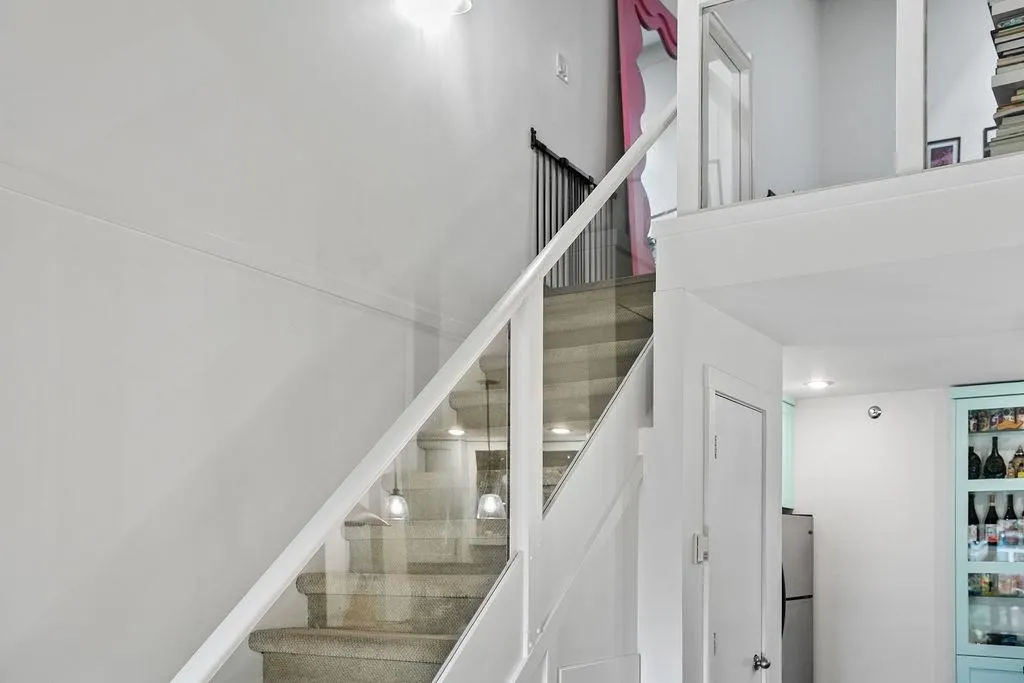 310 1549 Kitchener Street