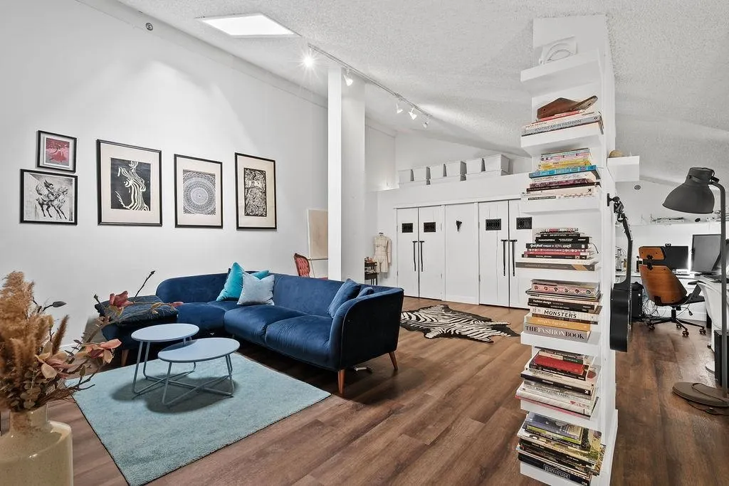 310 1549 Kitchener Street