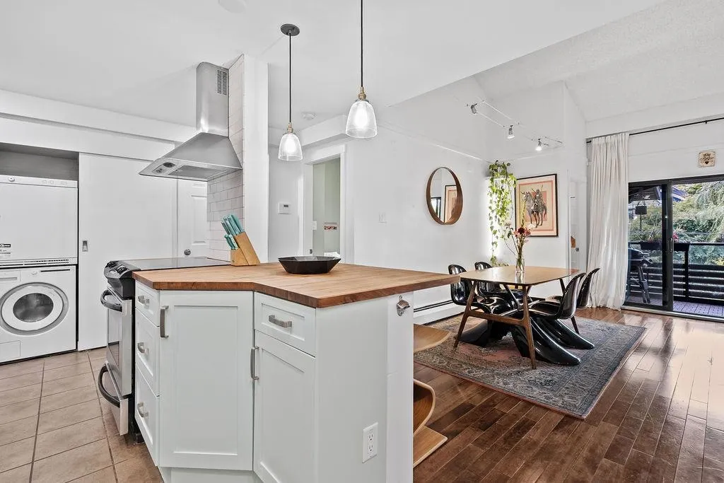 310 1549 Kitchener Street