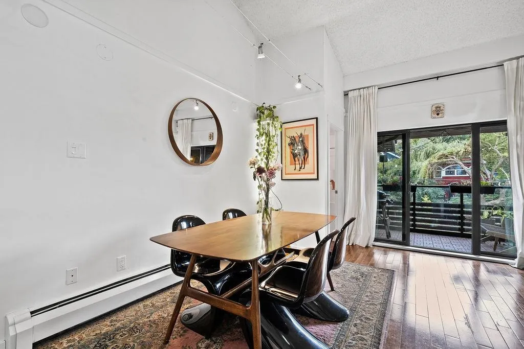 310 1549 Kitchener Street