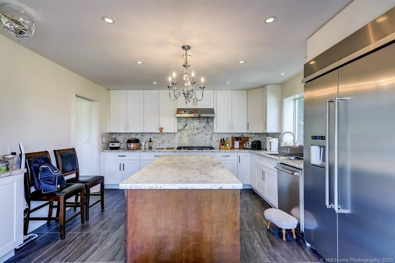 4333 Locarno Crescent
