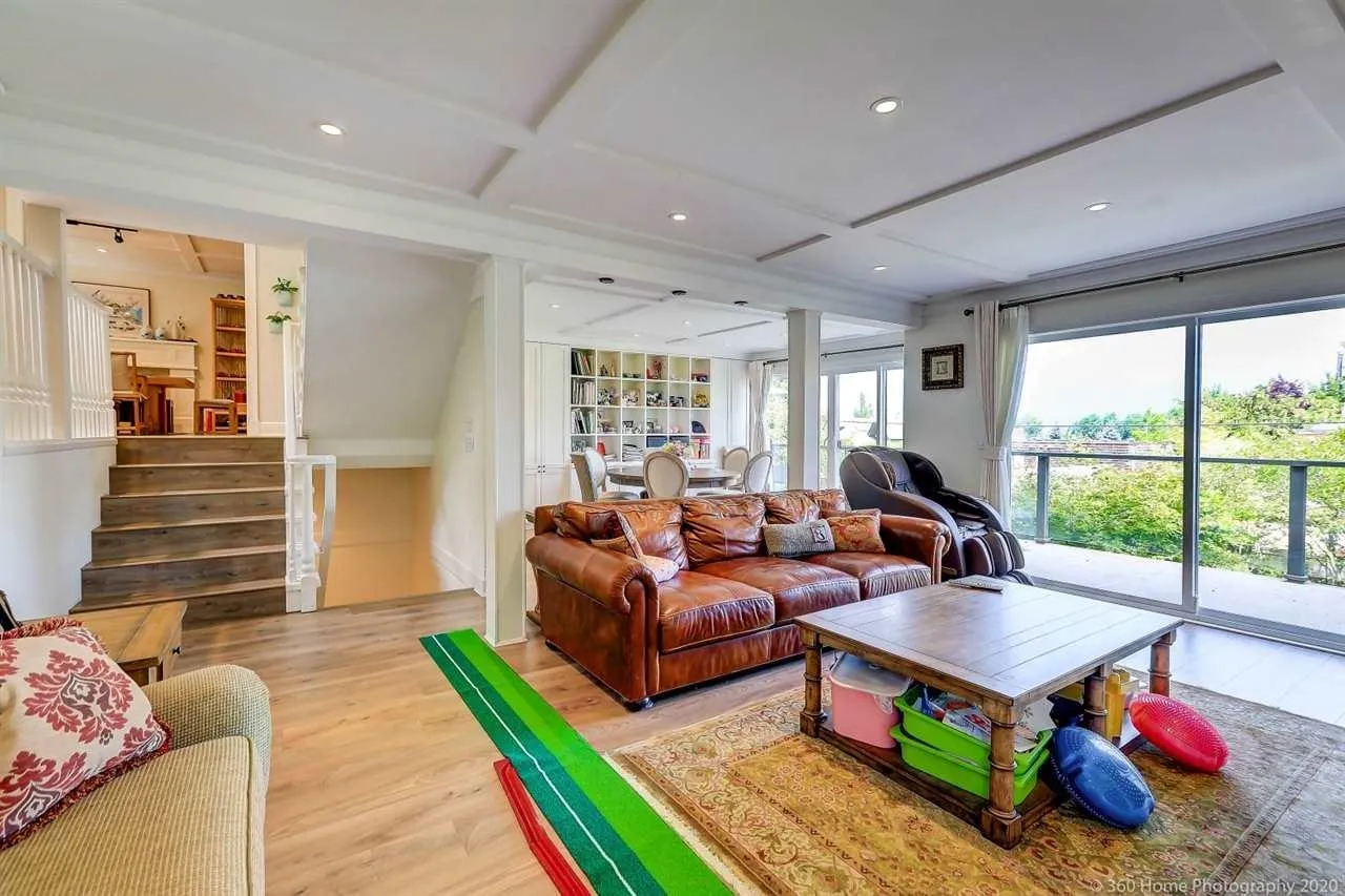 4333 Locarno Crescent