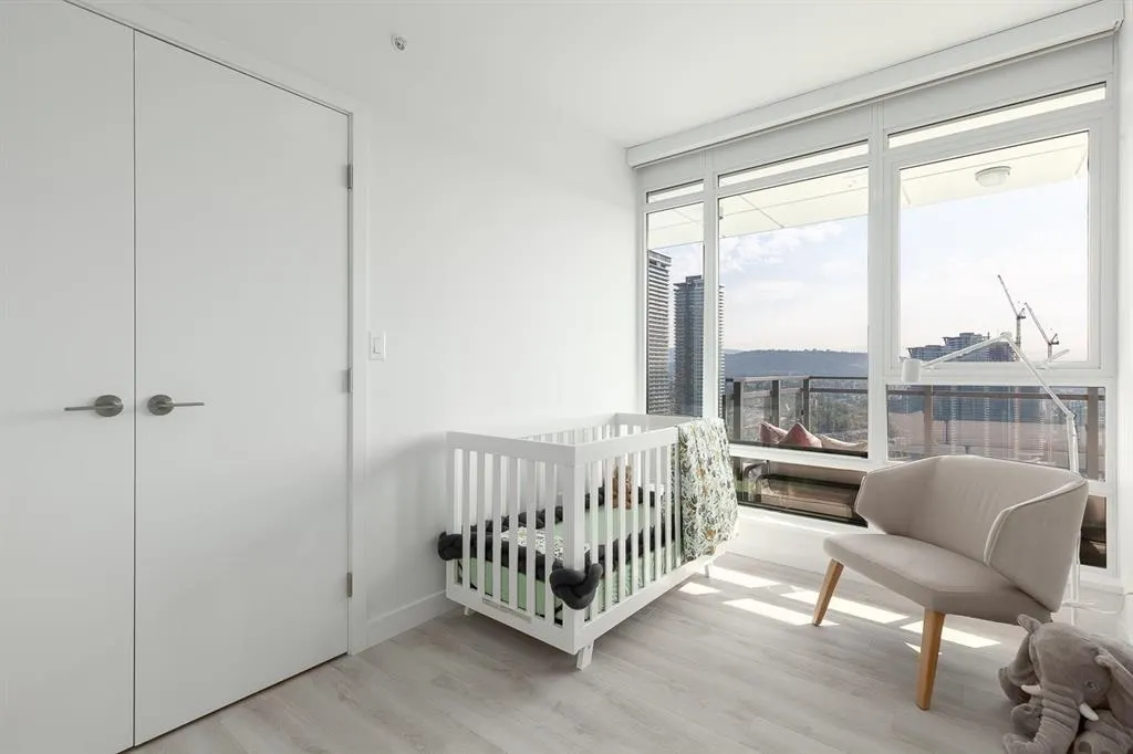 3805 2085 Skyline Court