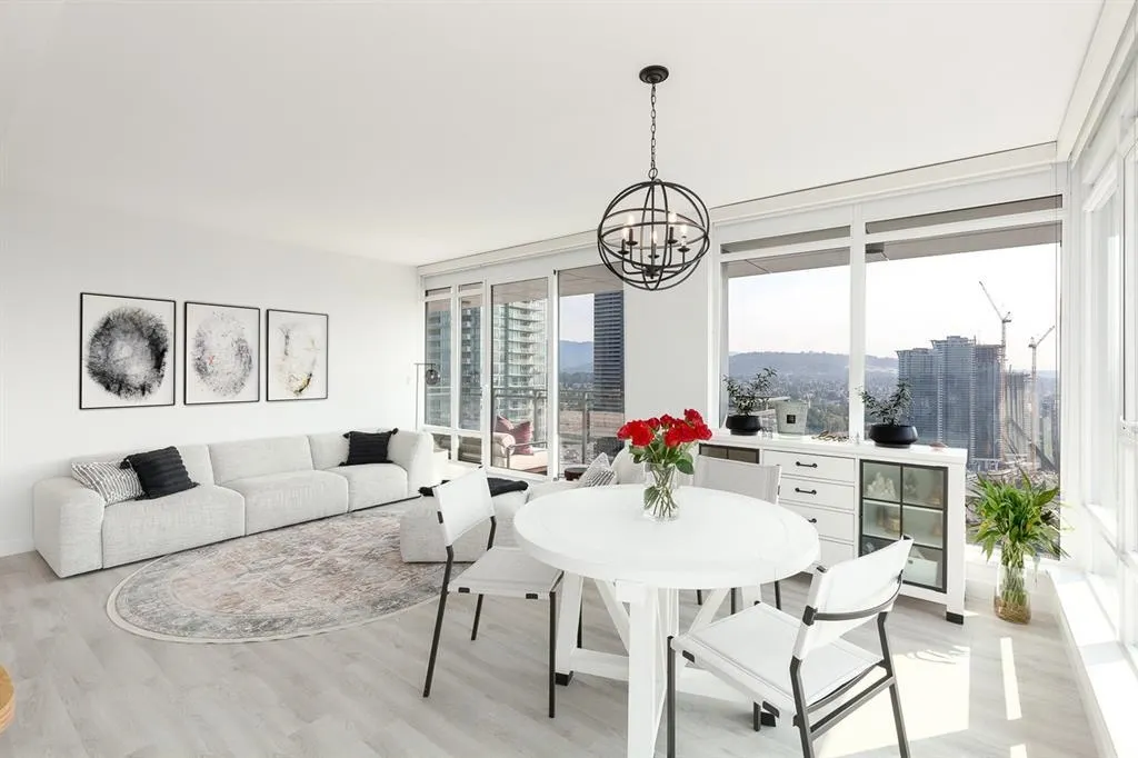 3805 2085 Skyline Court