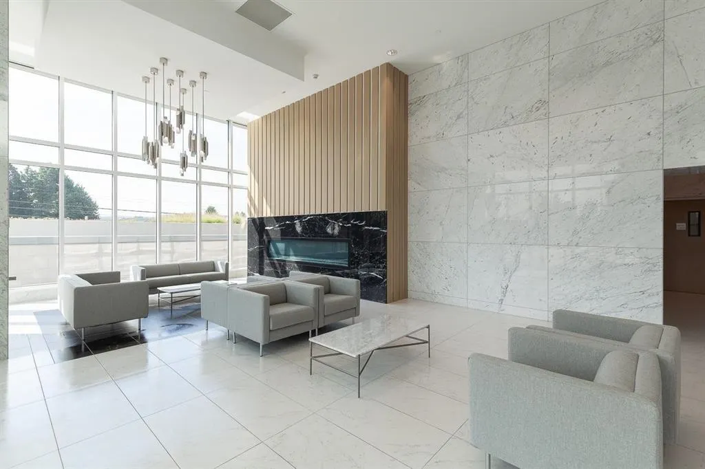 3805 2085 Skyline Court