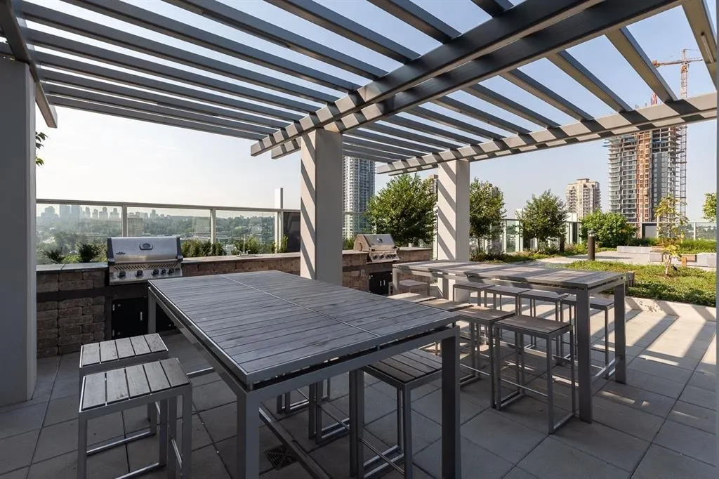 3805 2085 Skyline Court