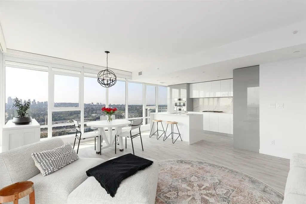 3805 2085 Skyline Court