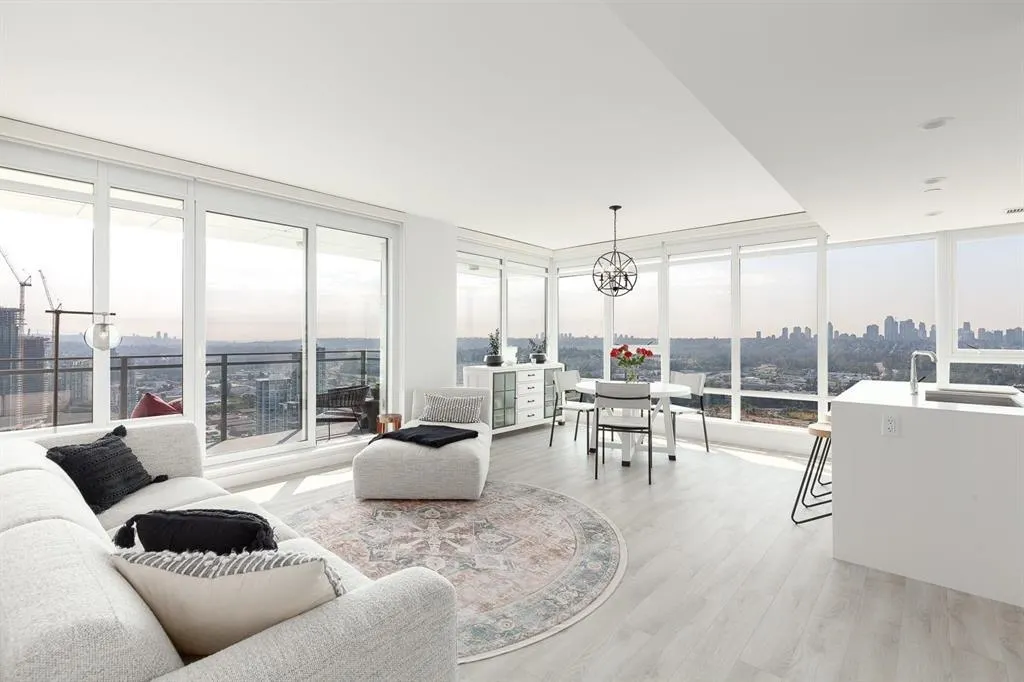 3805 2085 Skyline Court