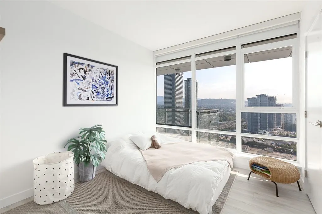 3805 2085 Skyline Court