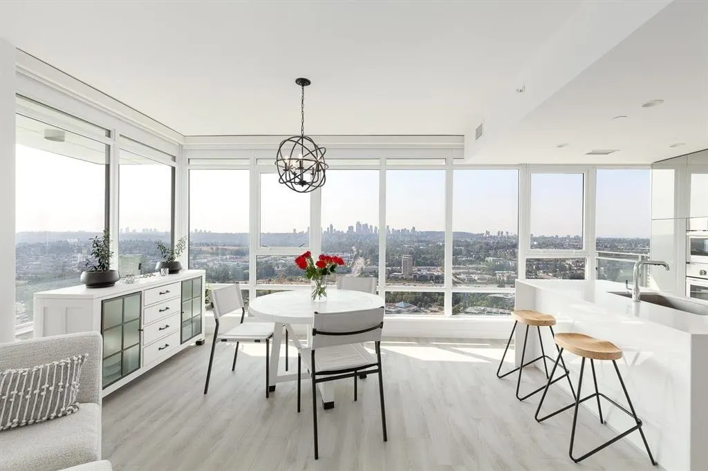 3805 2085 Skyline Court