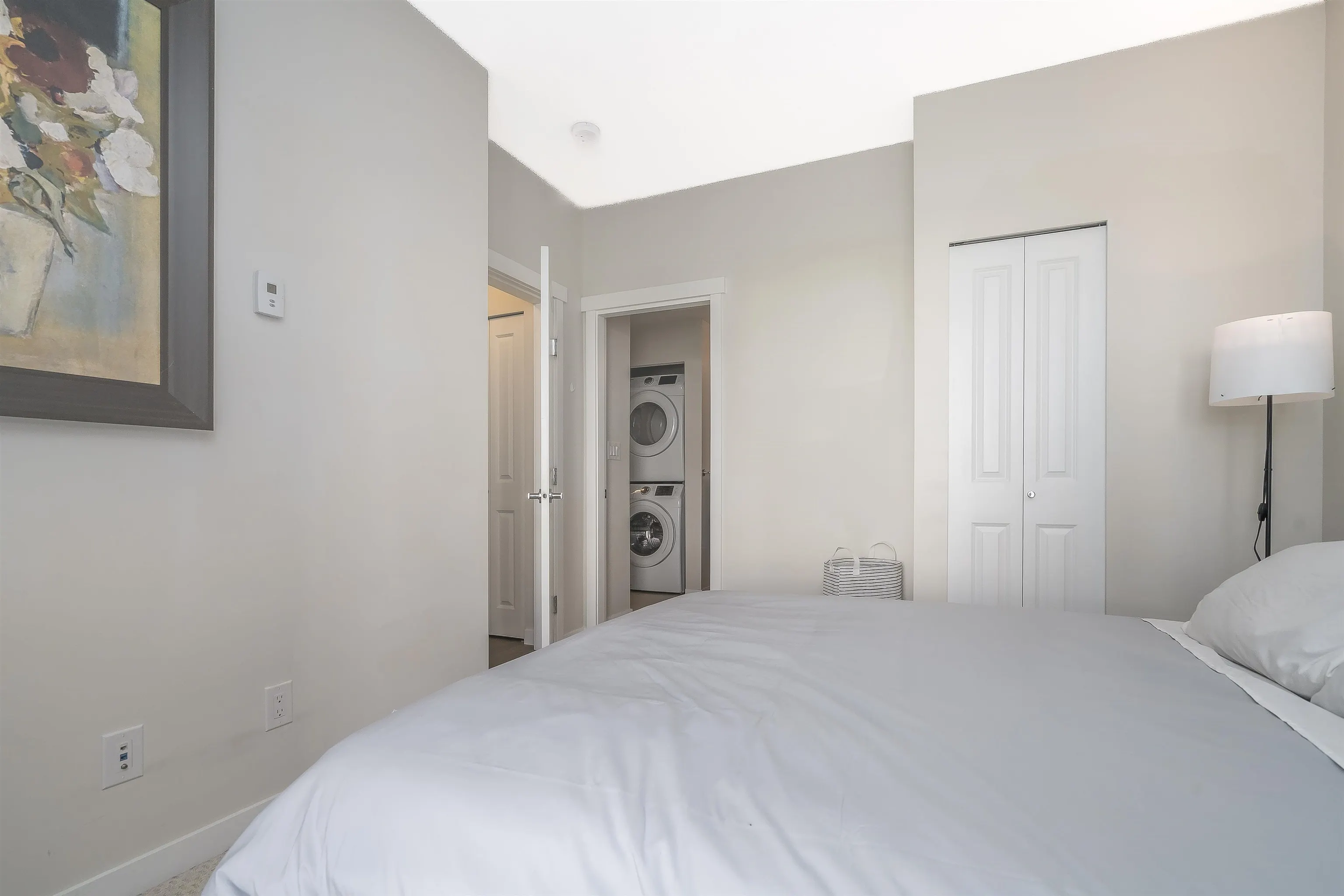 403 9877 University Crescent