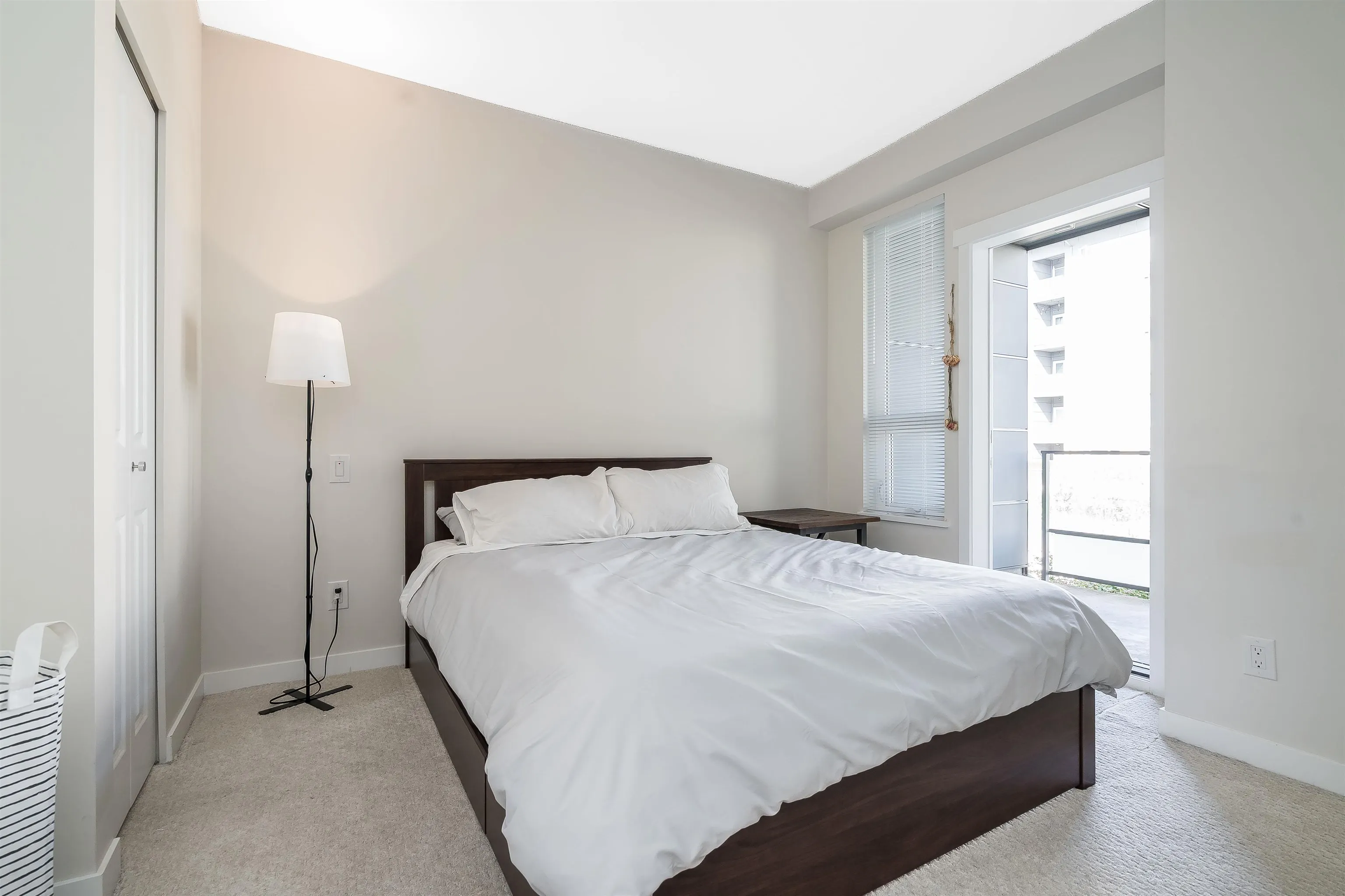 403 9877 University Crescent