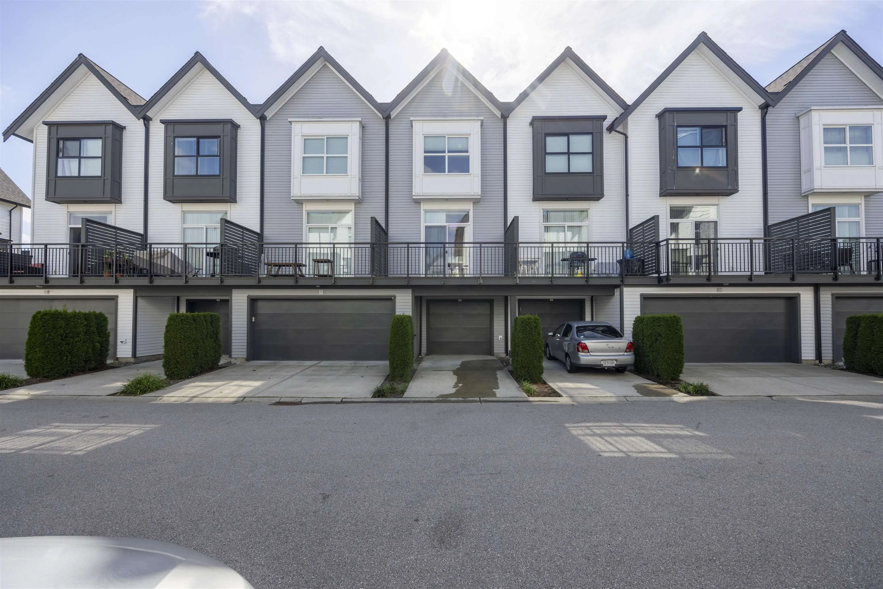 89 17555 57a Avenue