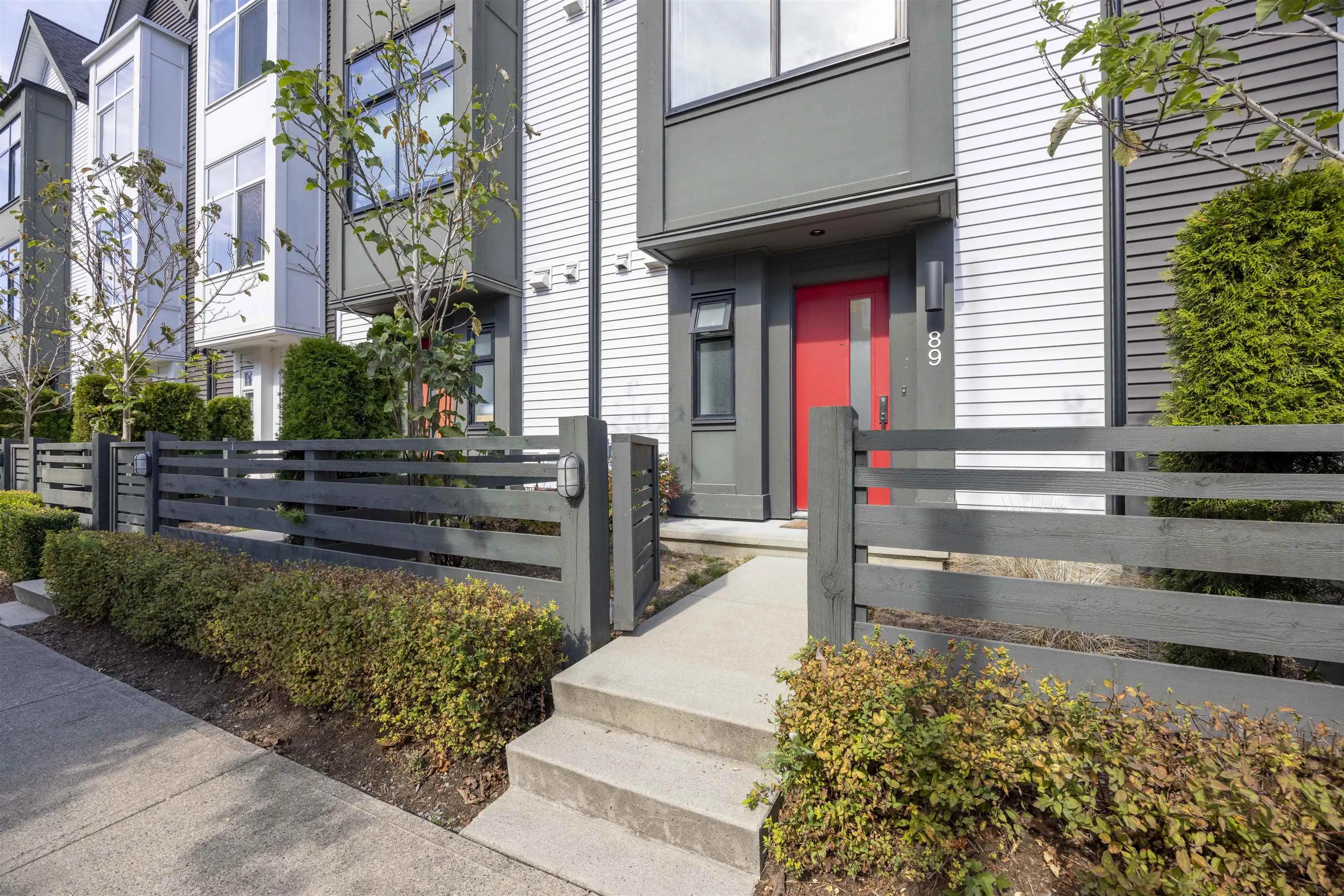89 17555 57a Avenue