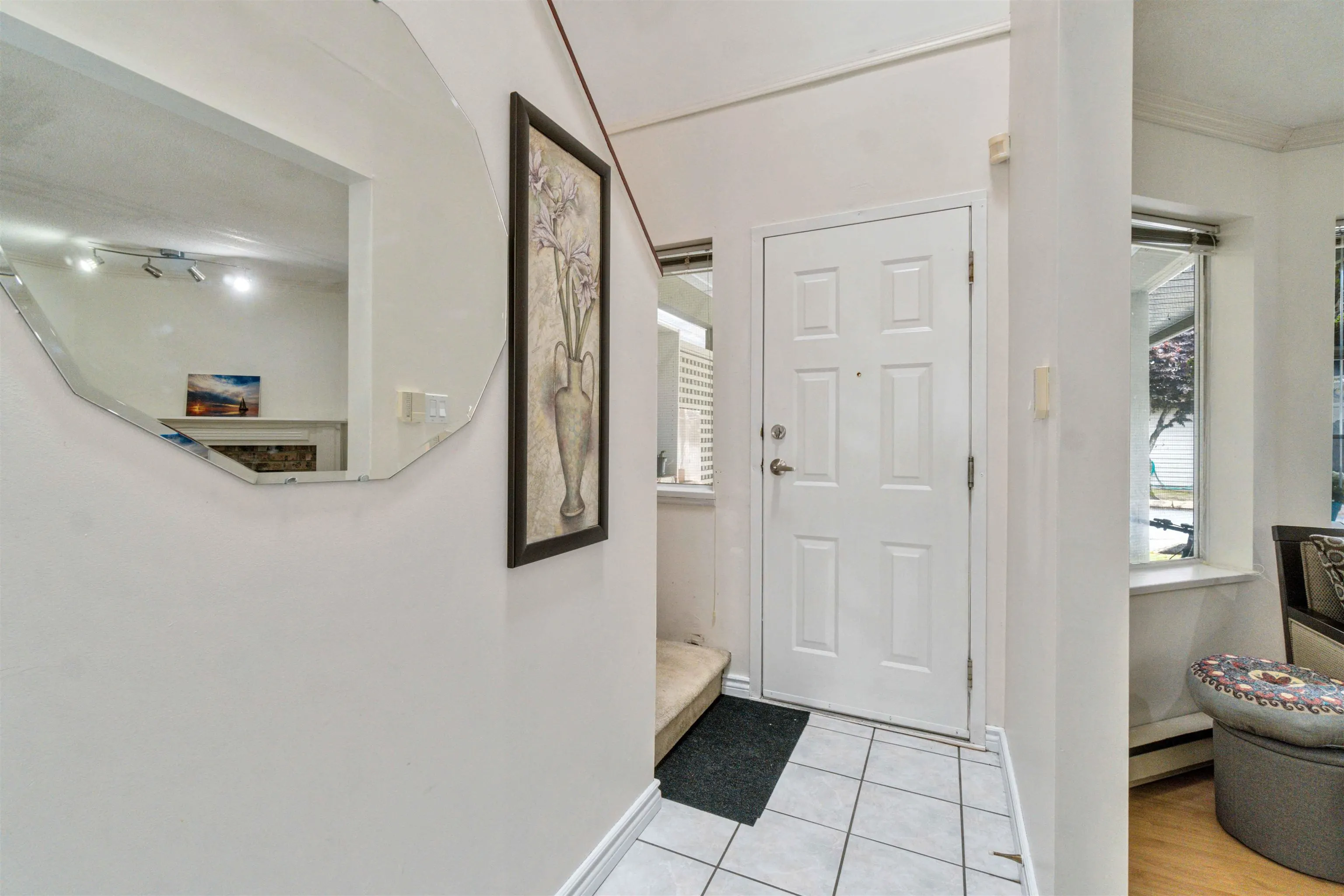 4 7131 Garden City Road