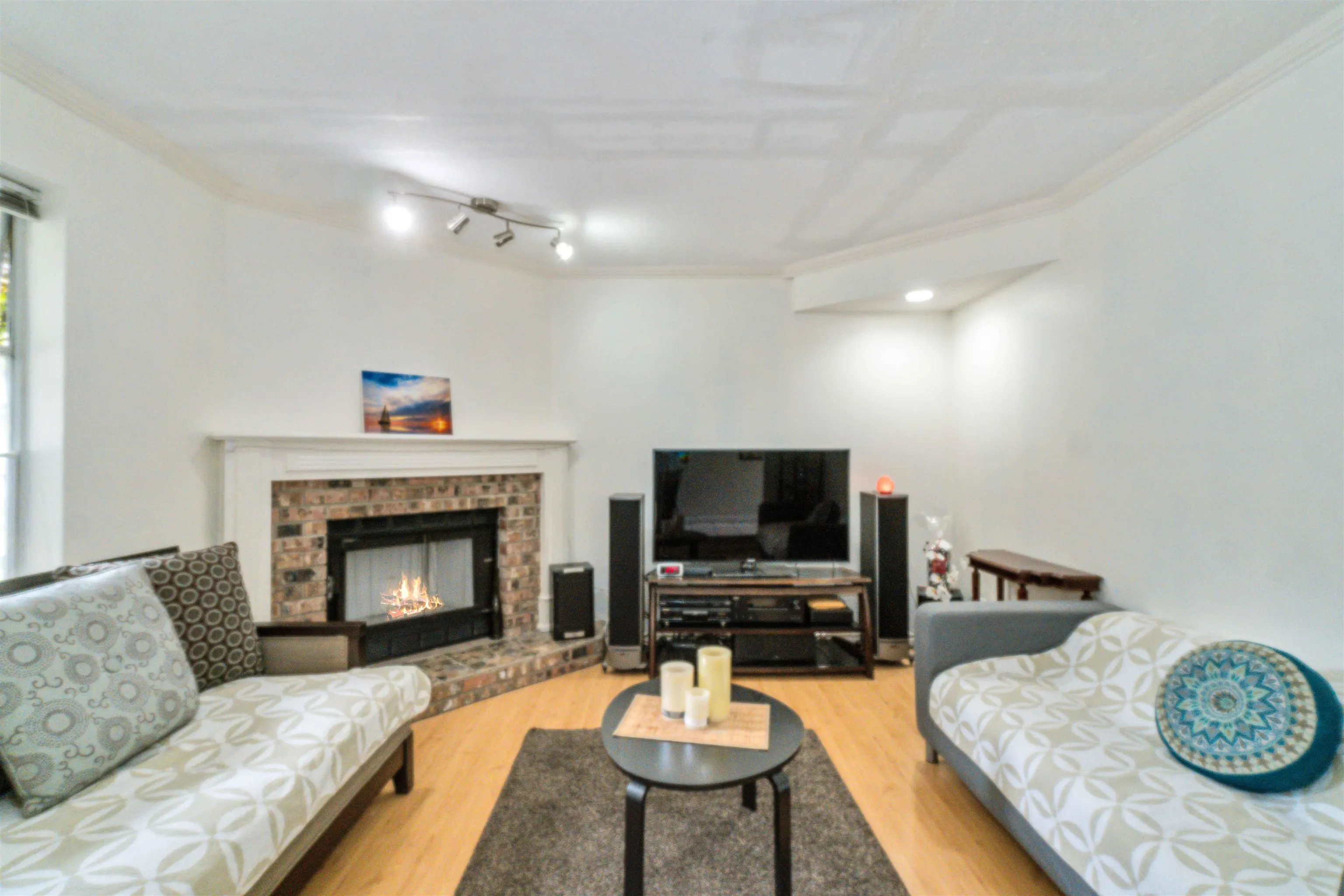 4 7131 Garden City Road