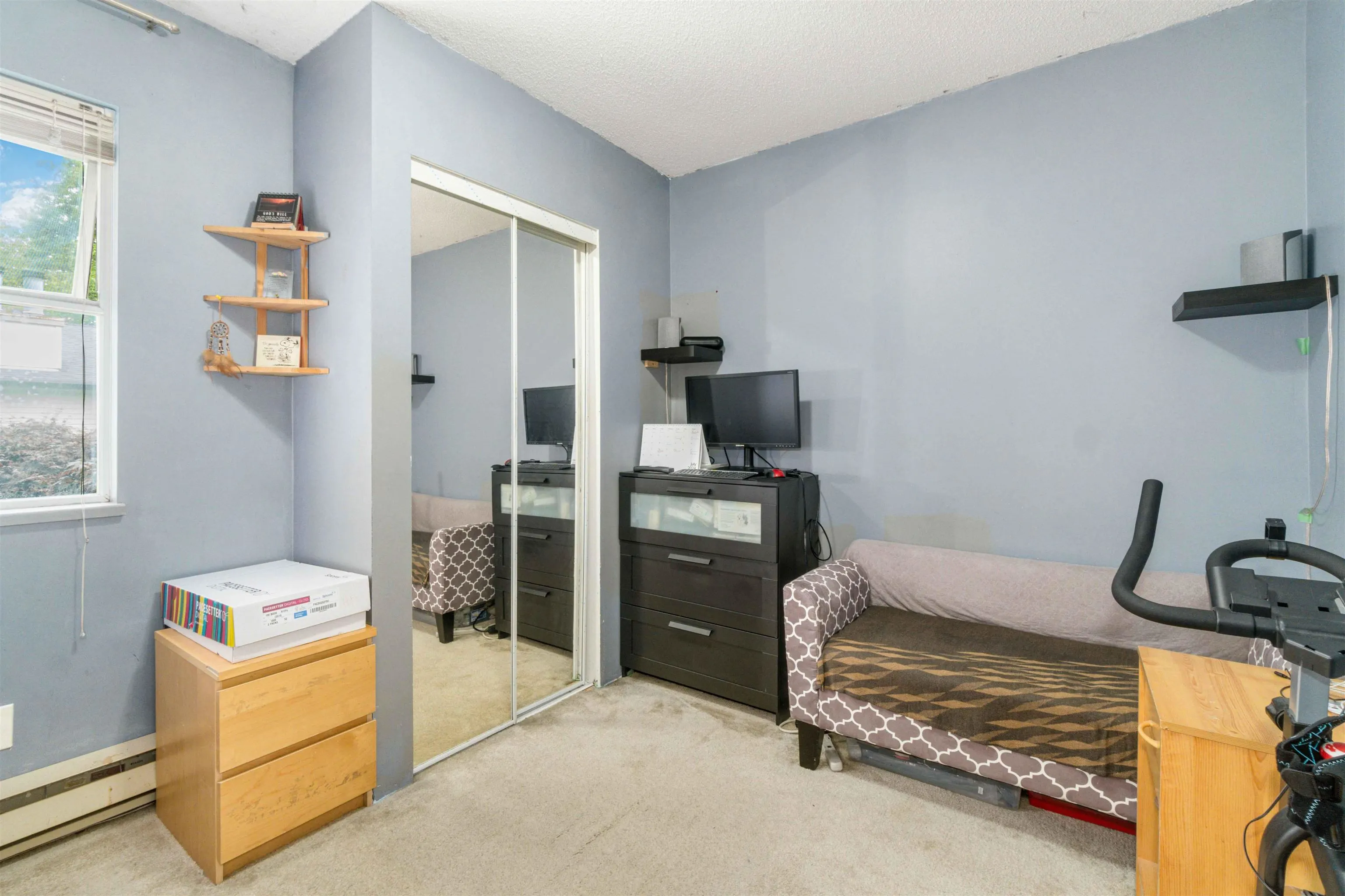 4 7131 Garden City Road