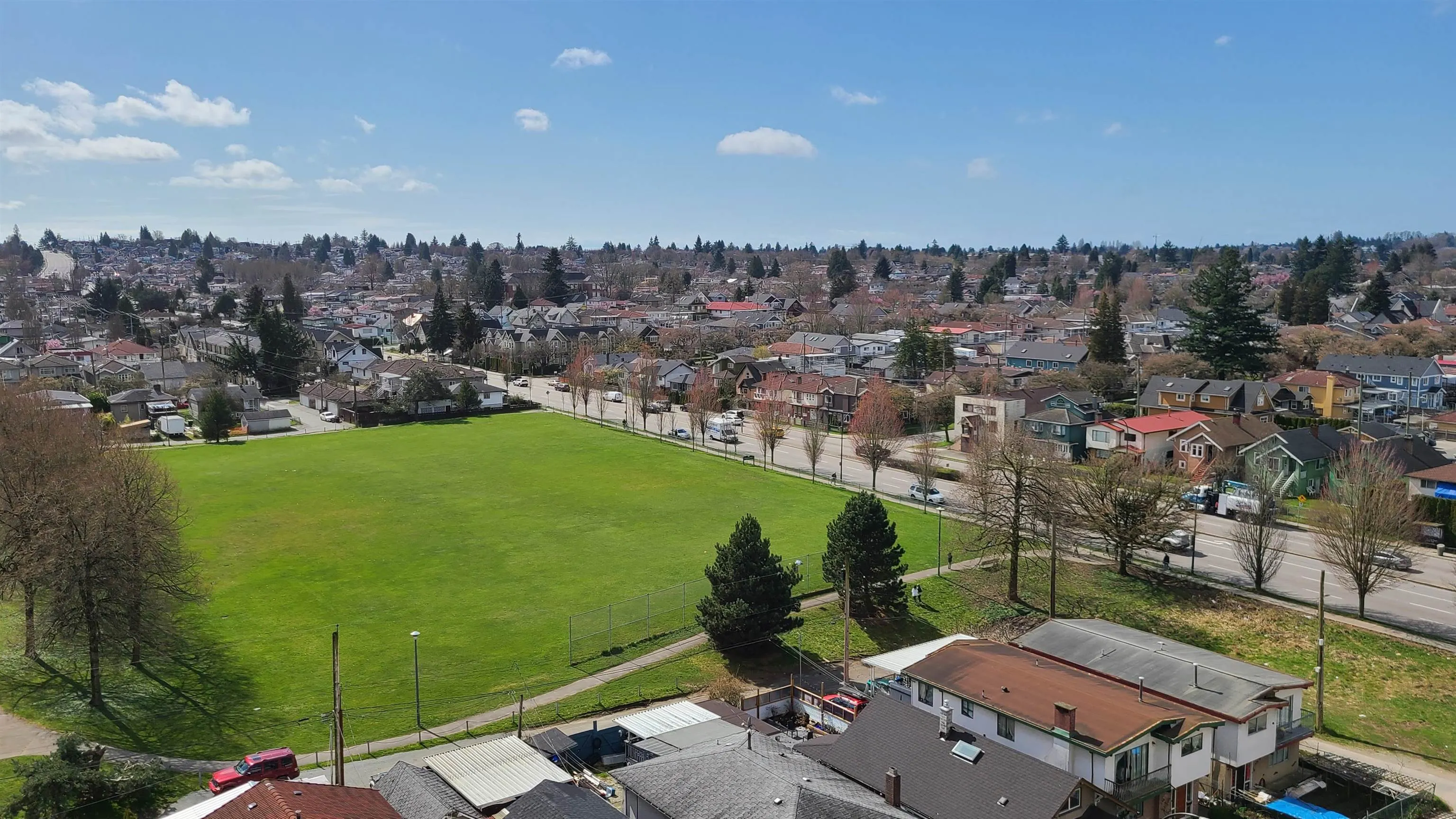 654 1483 E King Edward Avenue