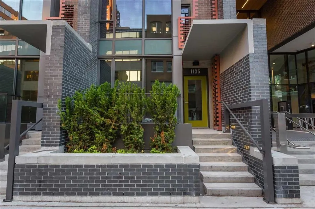 1135 Hornby Street