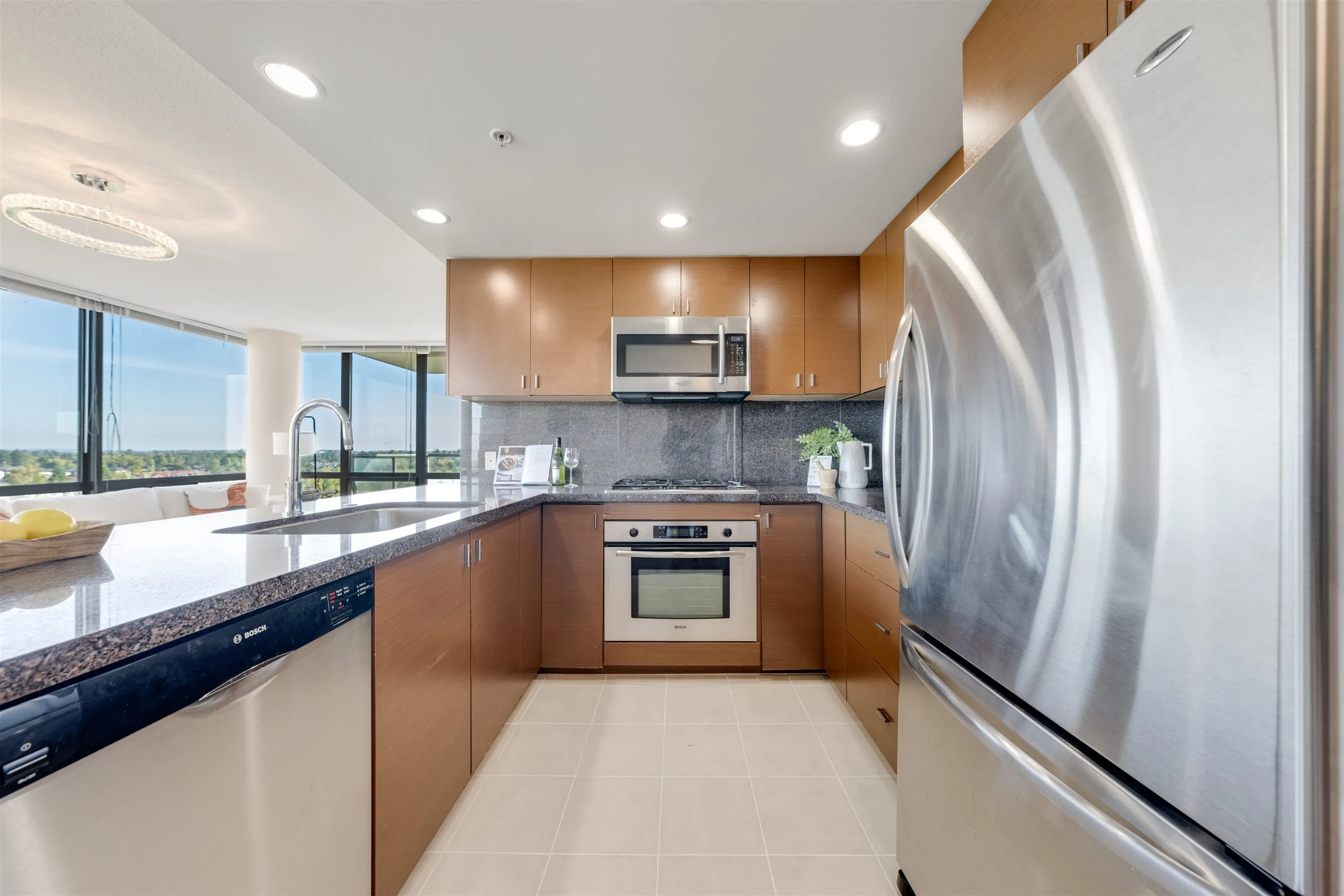 1201 6333 Katsura Street