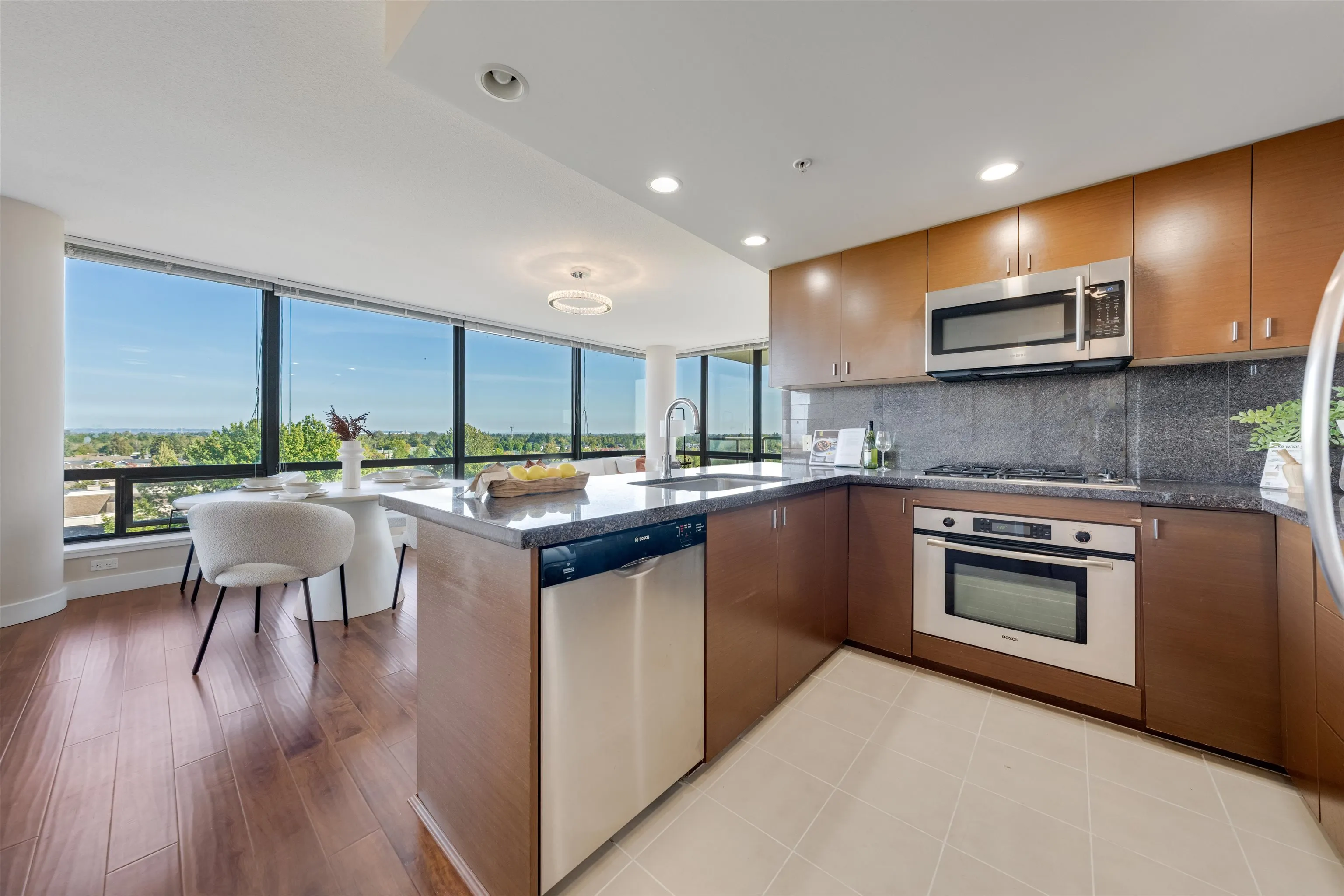 1201 6333 Katsura Street