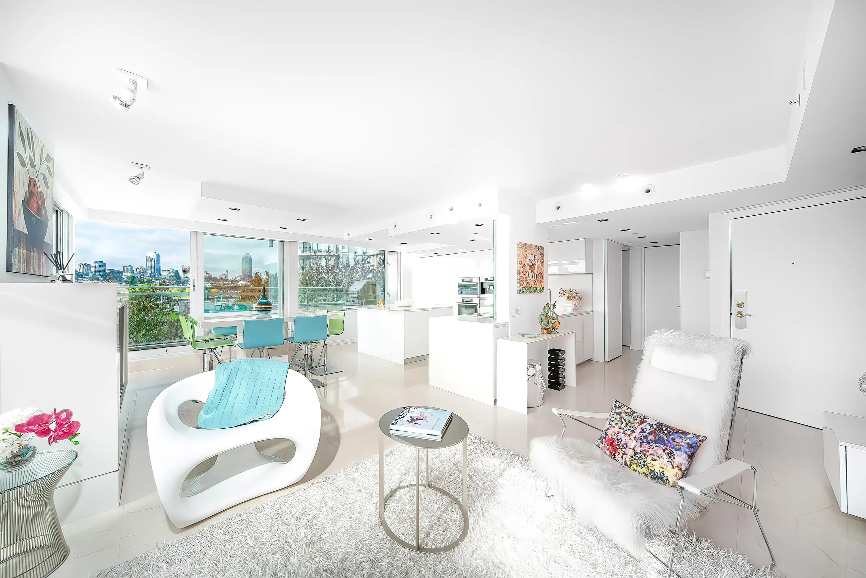 606 1288 Marinaside Crescent