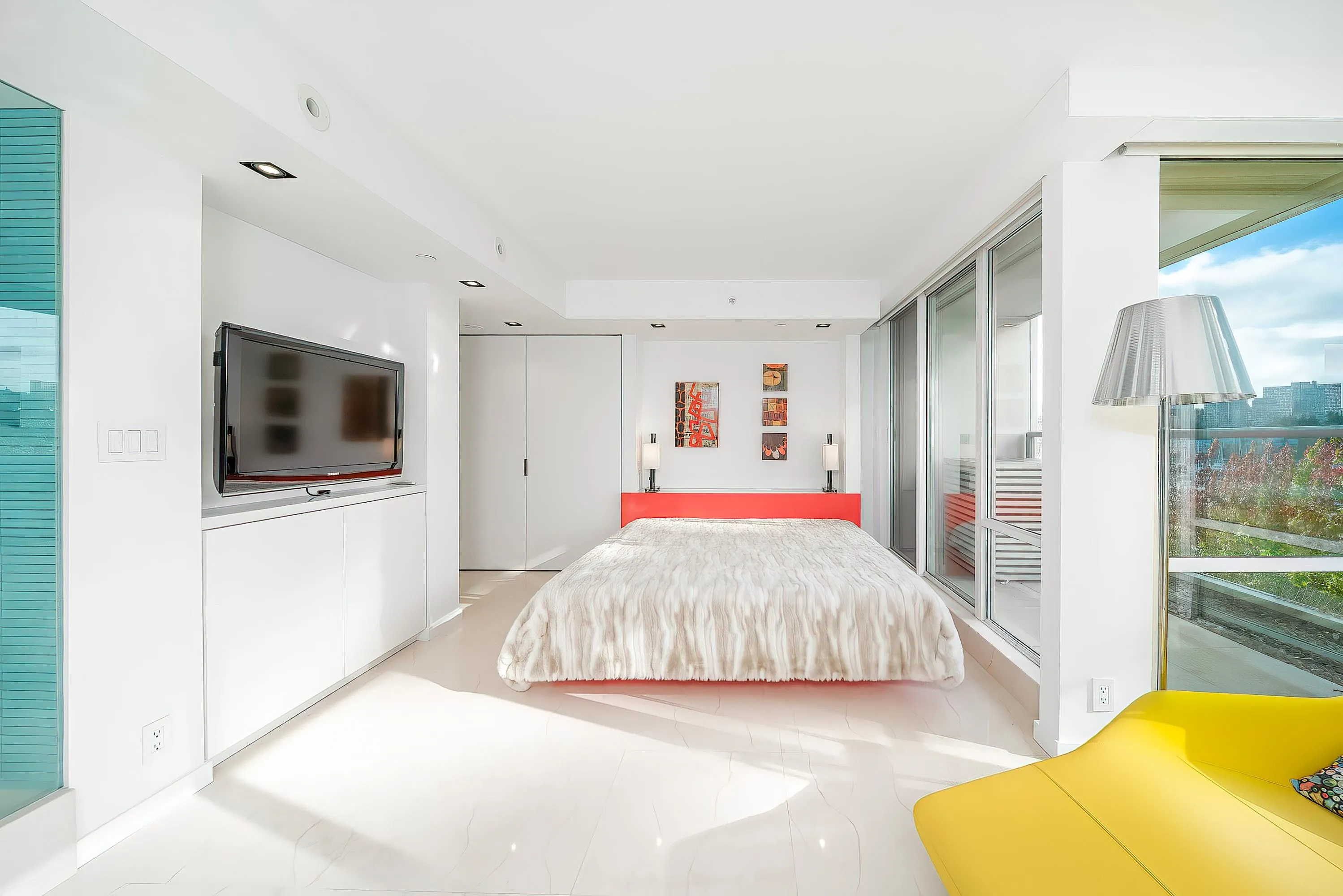 606 1288 Marinaside Crescent