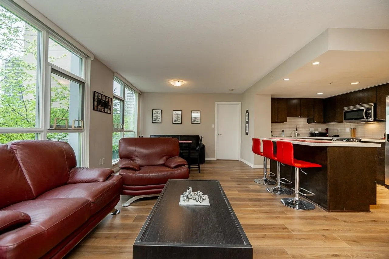 306 4400 Buchanan Street